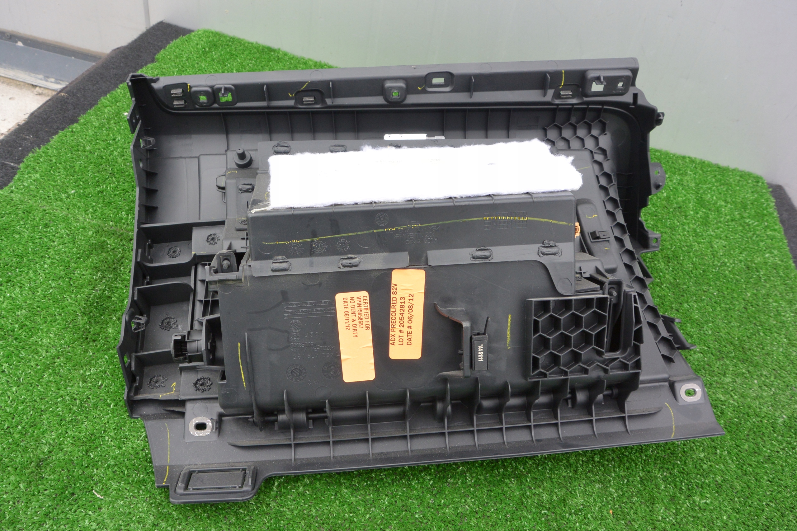 volkswagen oe 561857097L