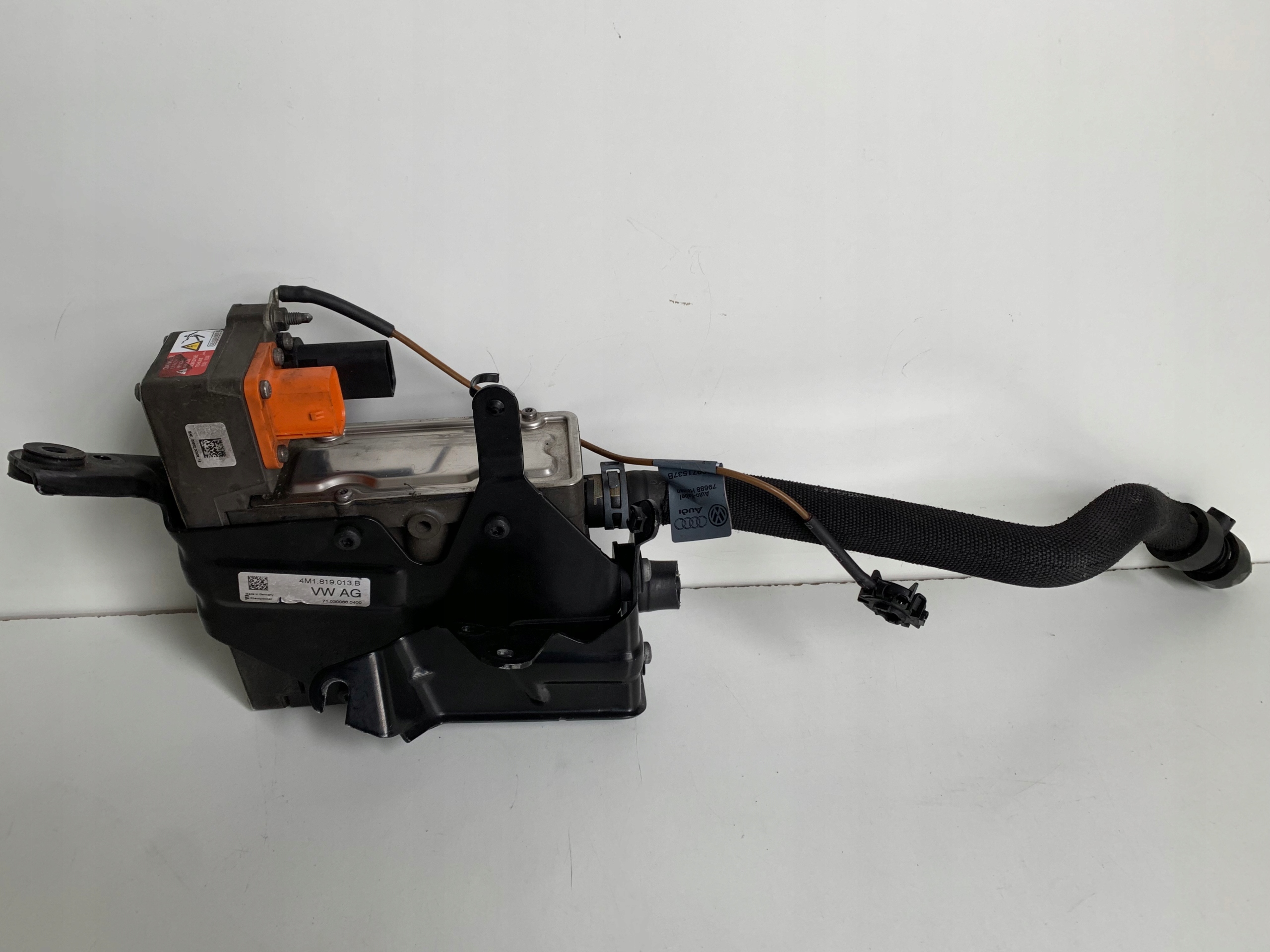 4M1819013B - AUDI Q7 II 4M гибридный водонагреватель E-TRON