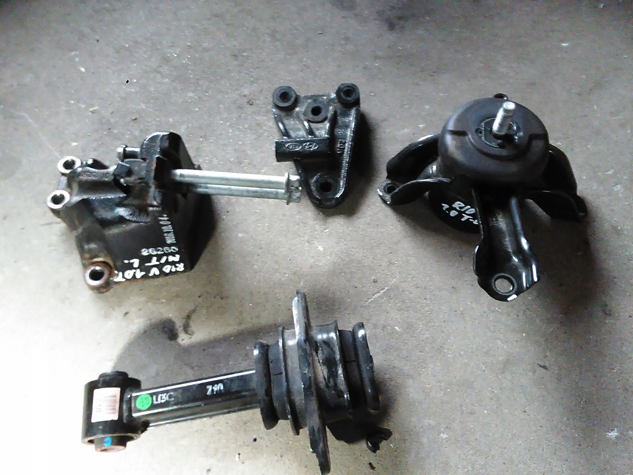 KIA RIO IV V 2017-18 1.0 T ПОДУШКА ДВИГАТЕЛЯ КОРОБКИ ПЕРЕДАЧ