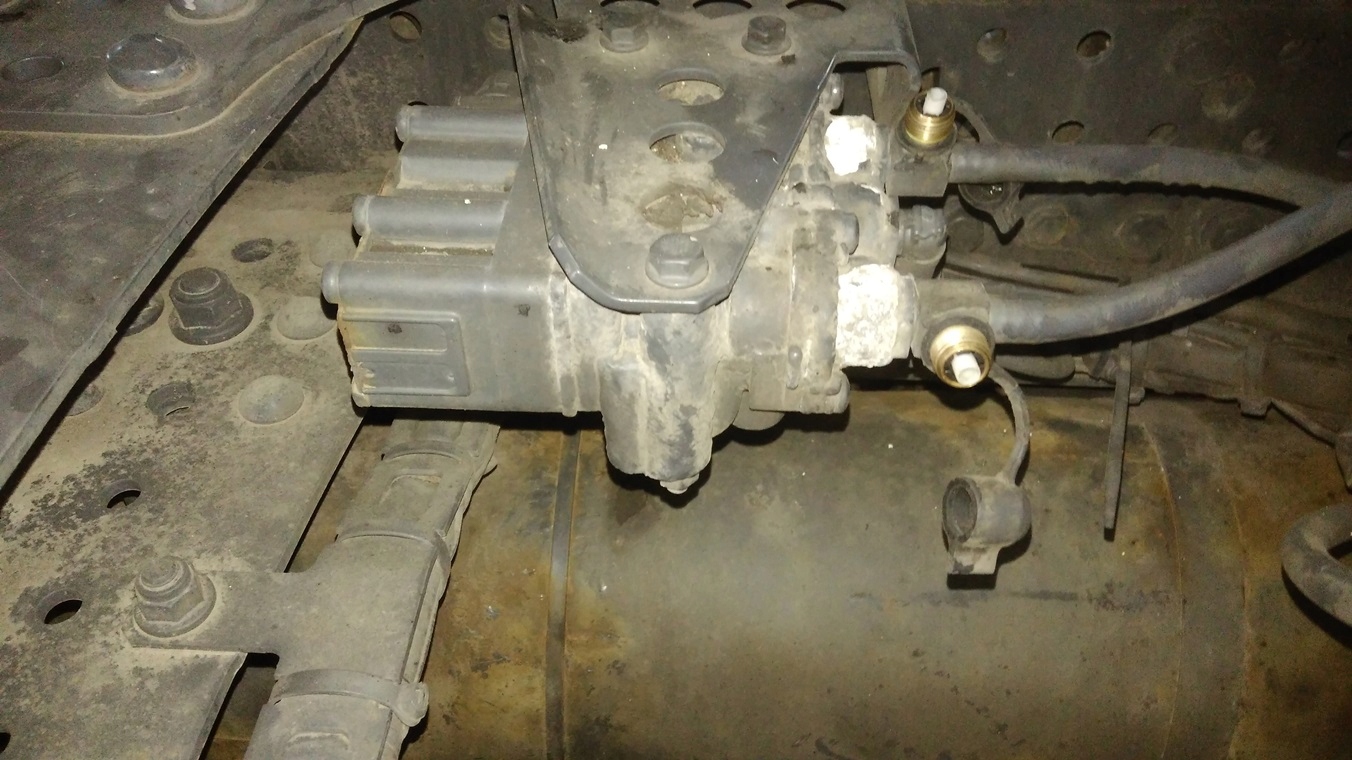 ZAWÓR PODUSZEK ECAS MERCEDES ACTROS MP4 200 ZŁ