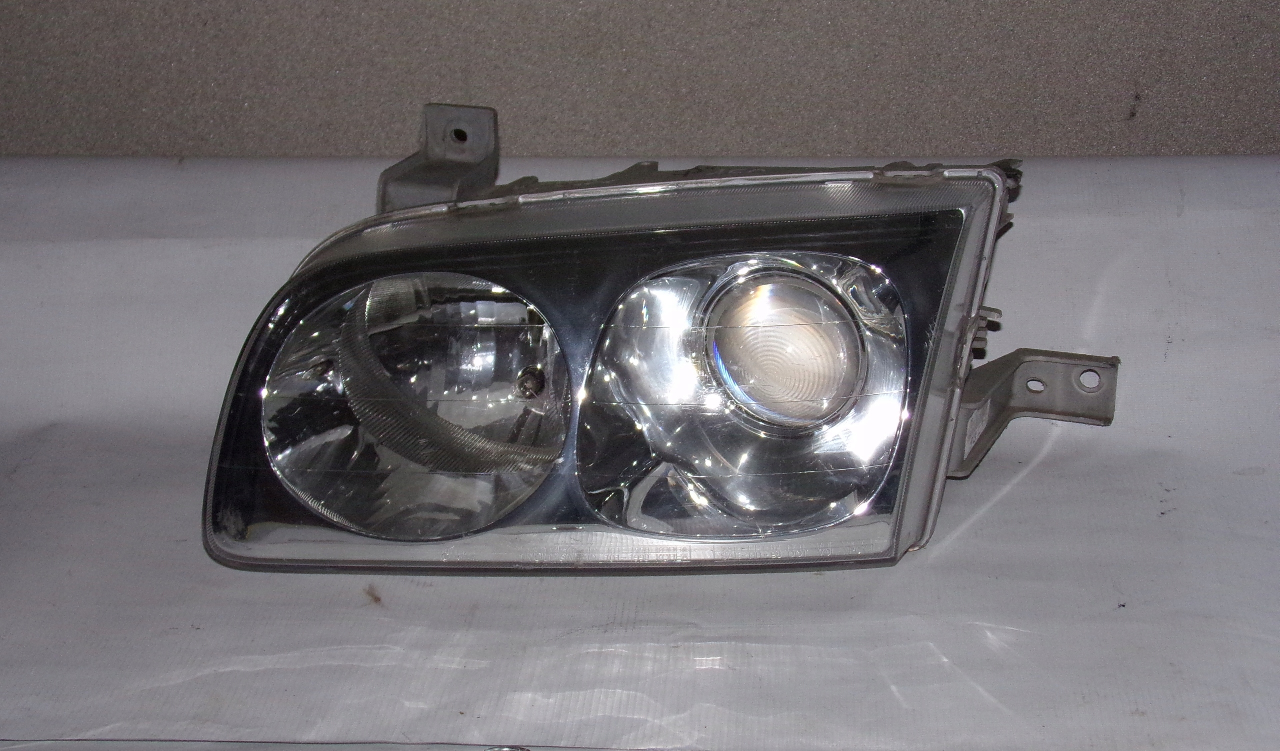 HYUNDAI ТРАЙЄТ ФАРИ ЛІВИЙ