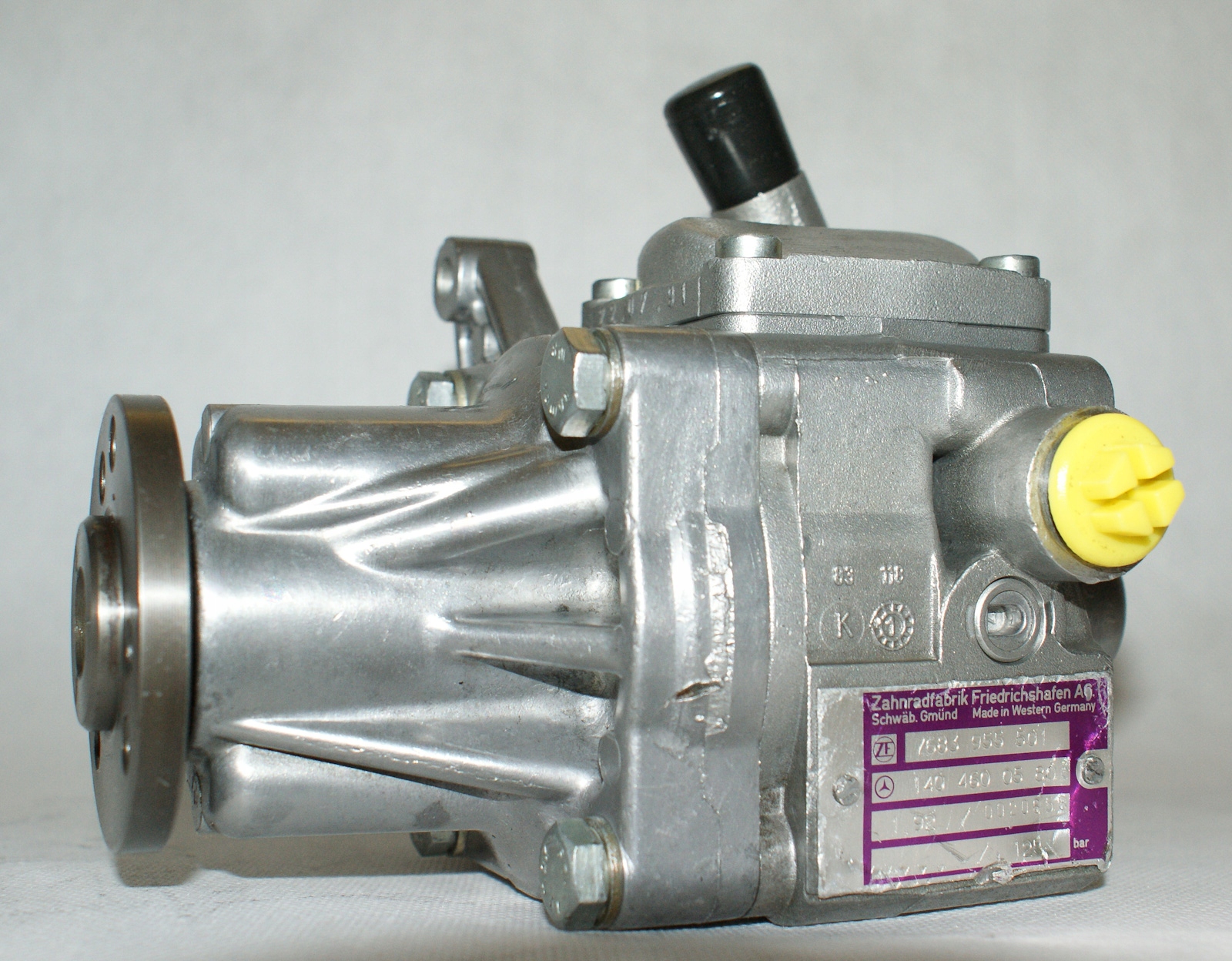 Насос гидроусилителя MERCEDES S-Class W140 1404600580