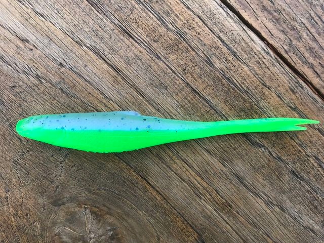 GUMA REALISTIC SHAD MATUSIAK KIEŁB 6cm nr 038 NEON Jaskółka