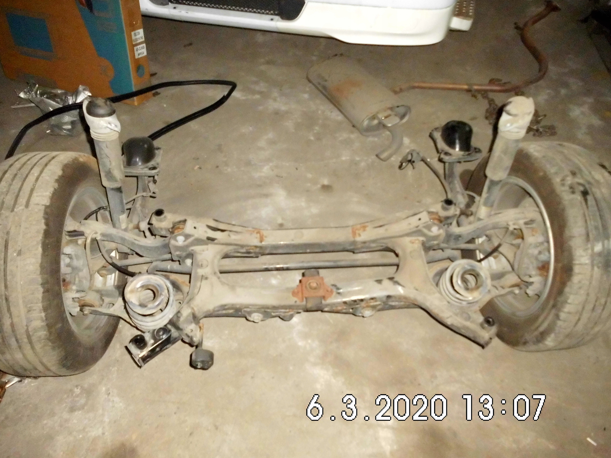 TOYOTA C-HR BELKA ,ZAWIESZENIE TYŁ