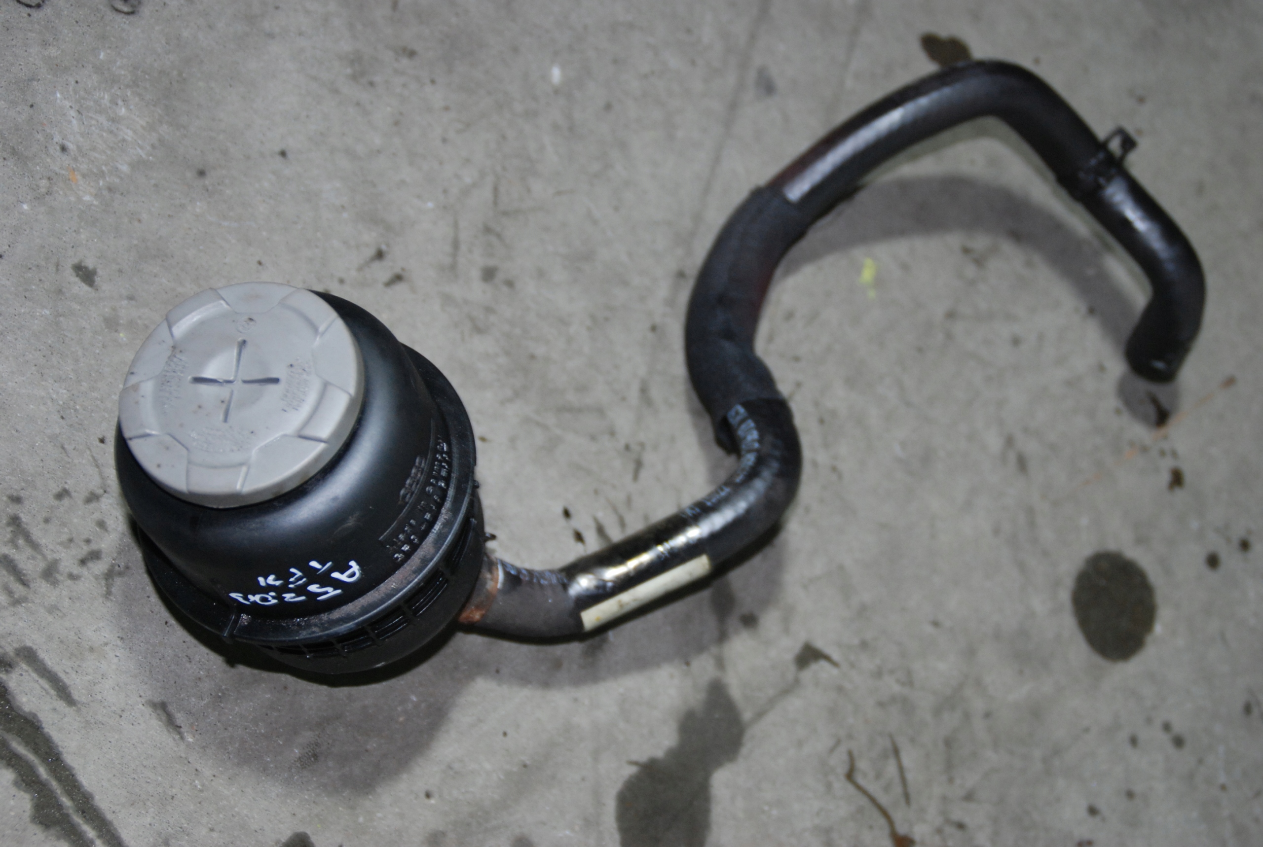 ZBIORNIK WSPOMAGANIA AUDI A5 A4 8T 2 0 TFSI Car type Passenger cars