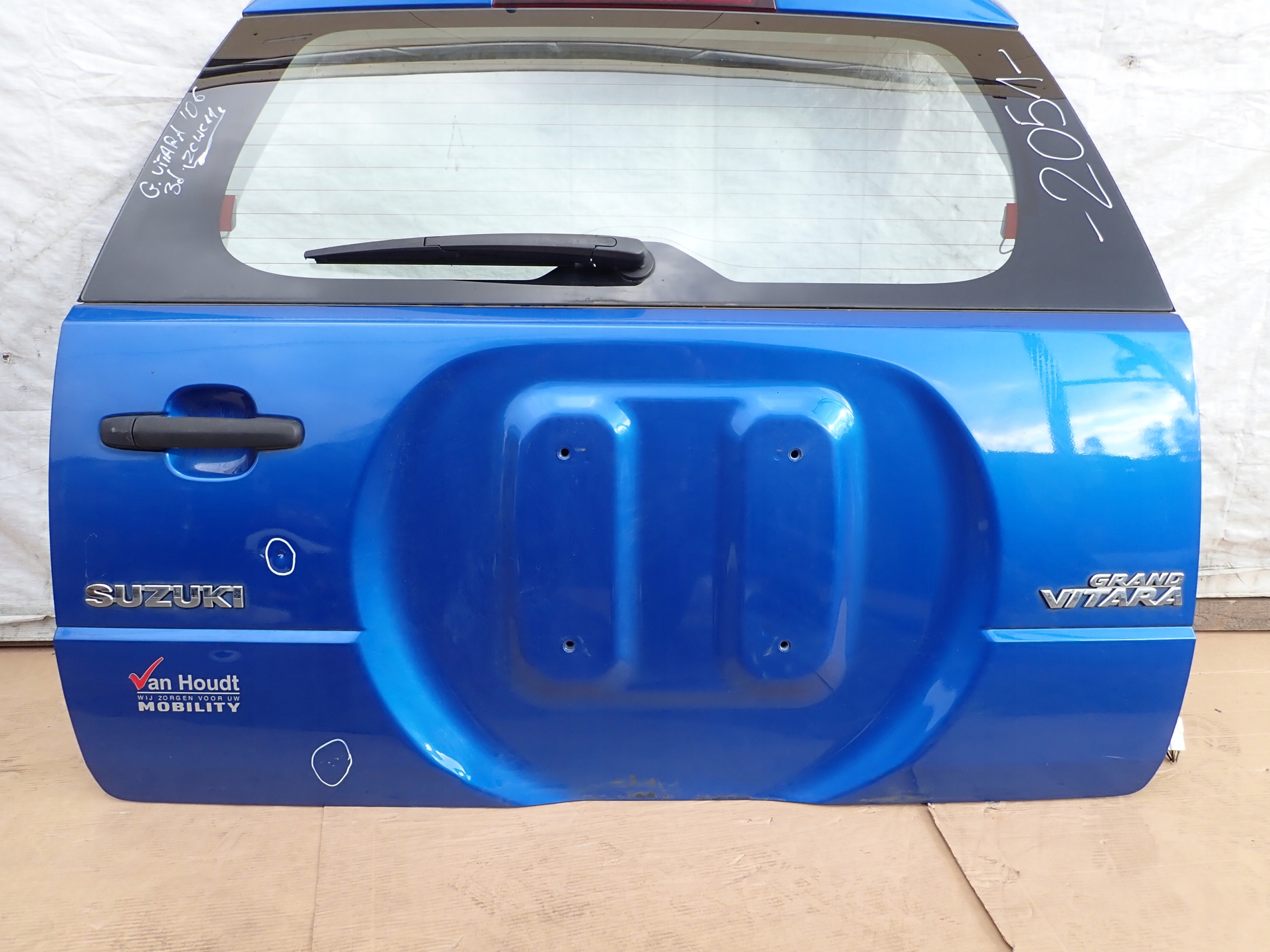 SUZUKI GRAND VITARA 06- KLAPA BAGAŻNIKA SZYBA TYŁ Typ samochodu Samochody osobowe