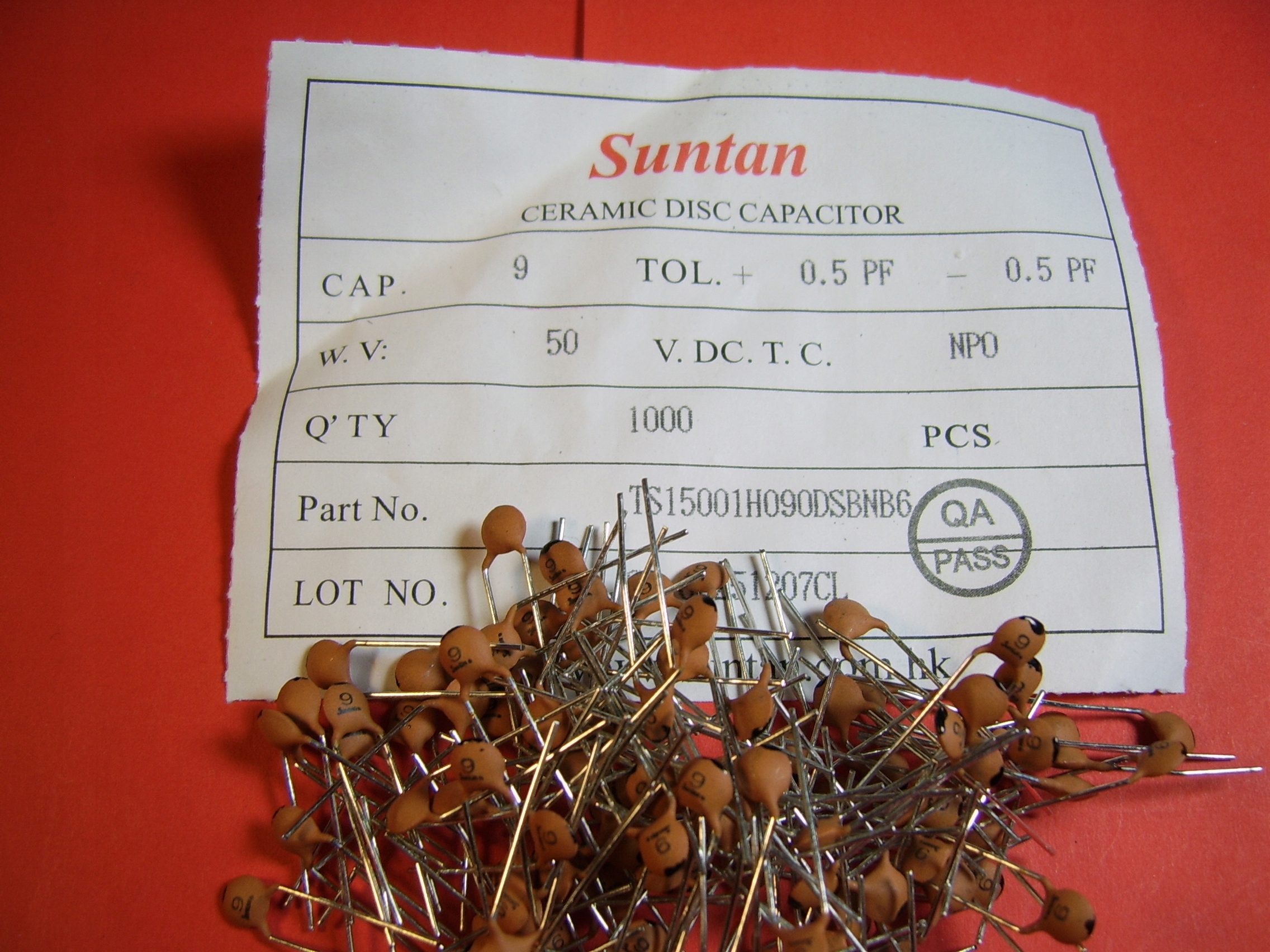 100x 9pF 50V +/-0.5pF NP0 kond. ceramiczny Tht