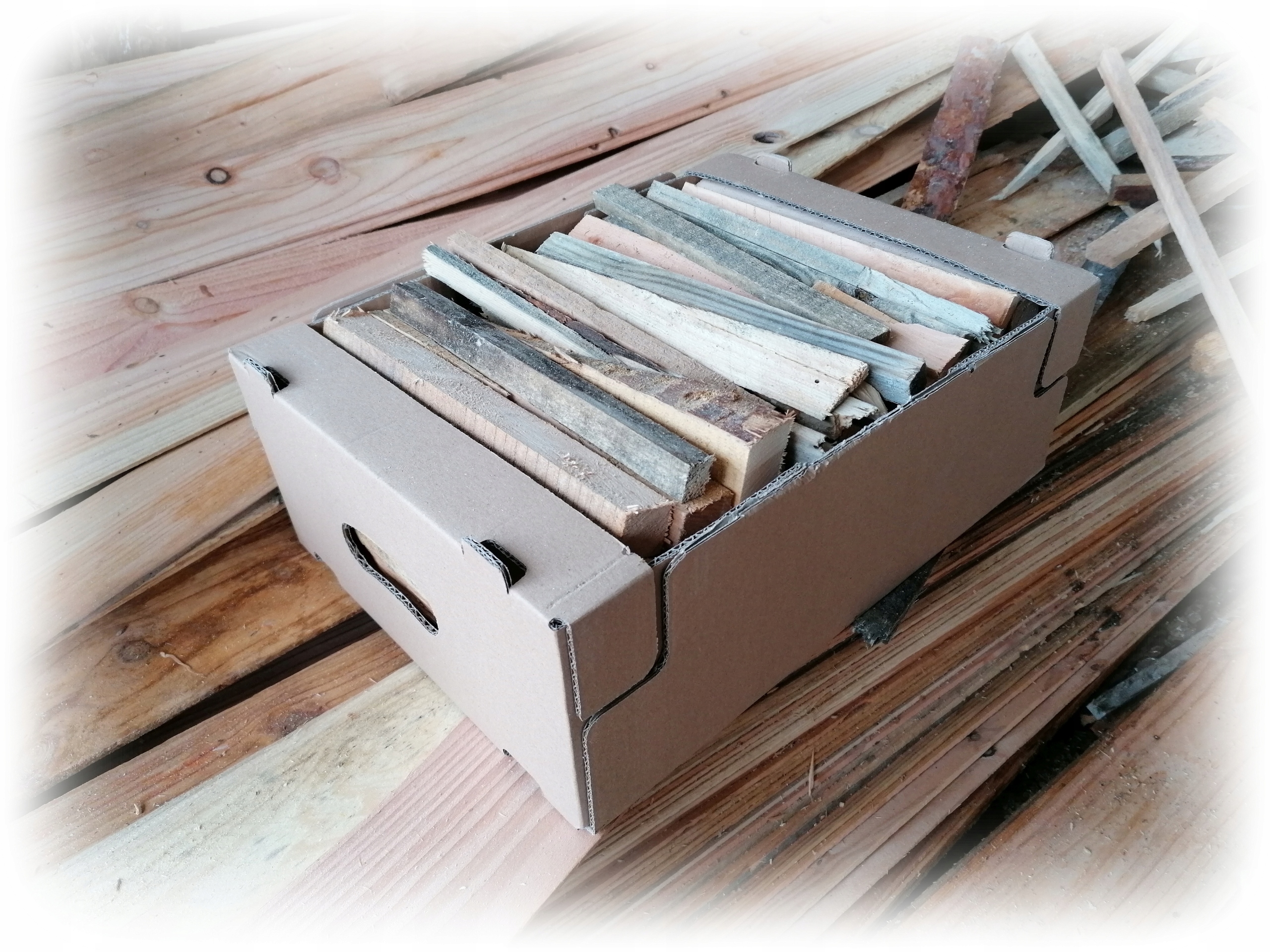 Rozpałka drewno rozpałkowe podpałka suche 10 kg Typ produktu drewno