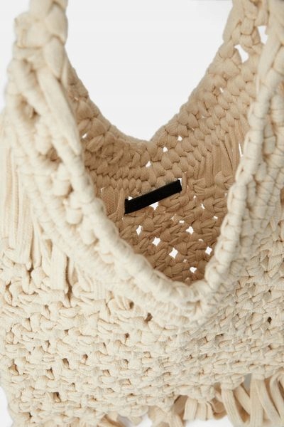 ZARA torebka koszyk shopper 1120/004 ecru frędzle Wielkość mała (nie mieszcząca A4)