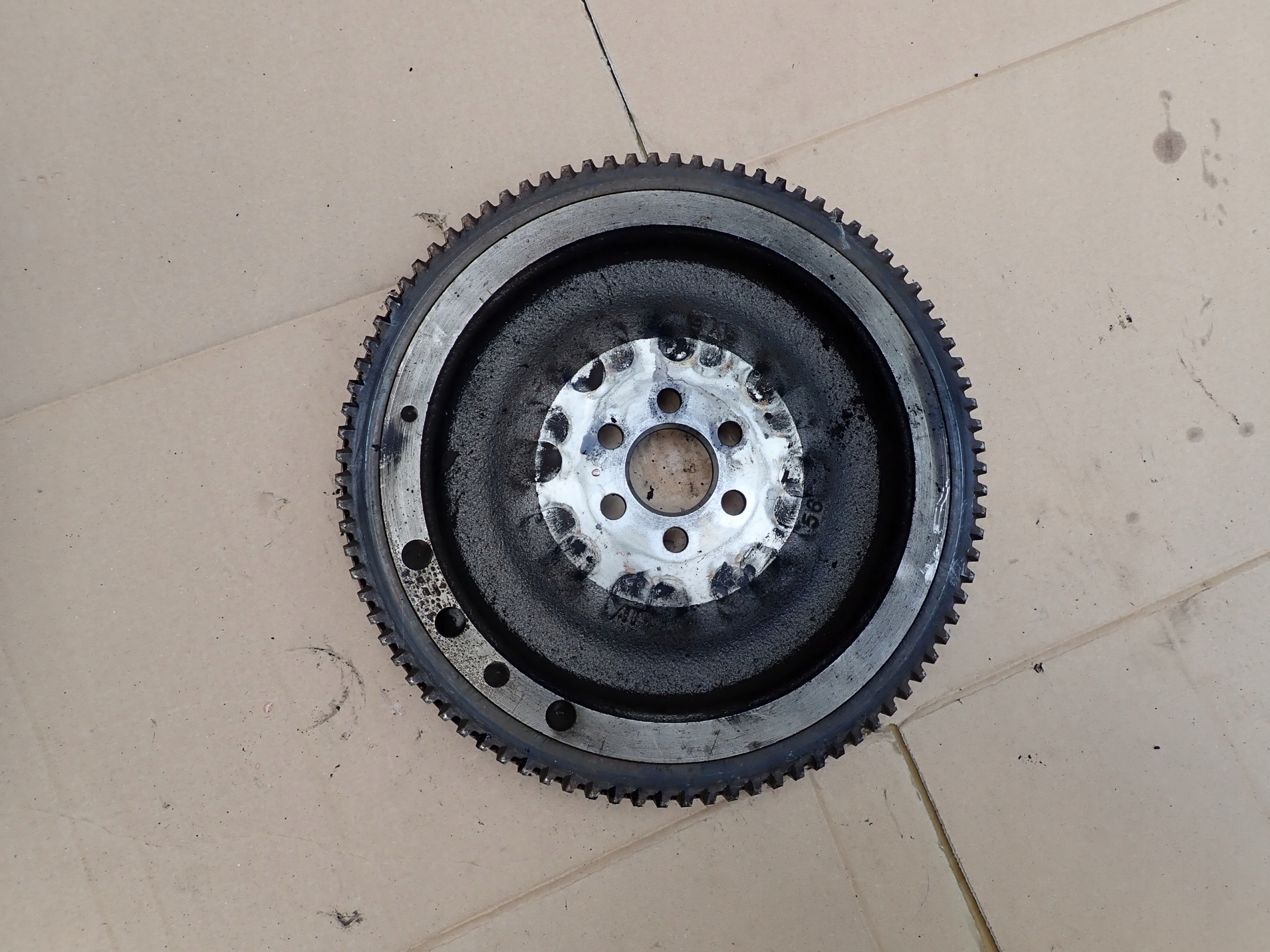 TOYOTA YARIS II 09-11 D4D KOŁO ZAMACHOWE SZTYWNE Producent części Toyota OE