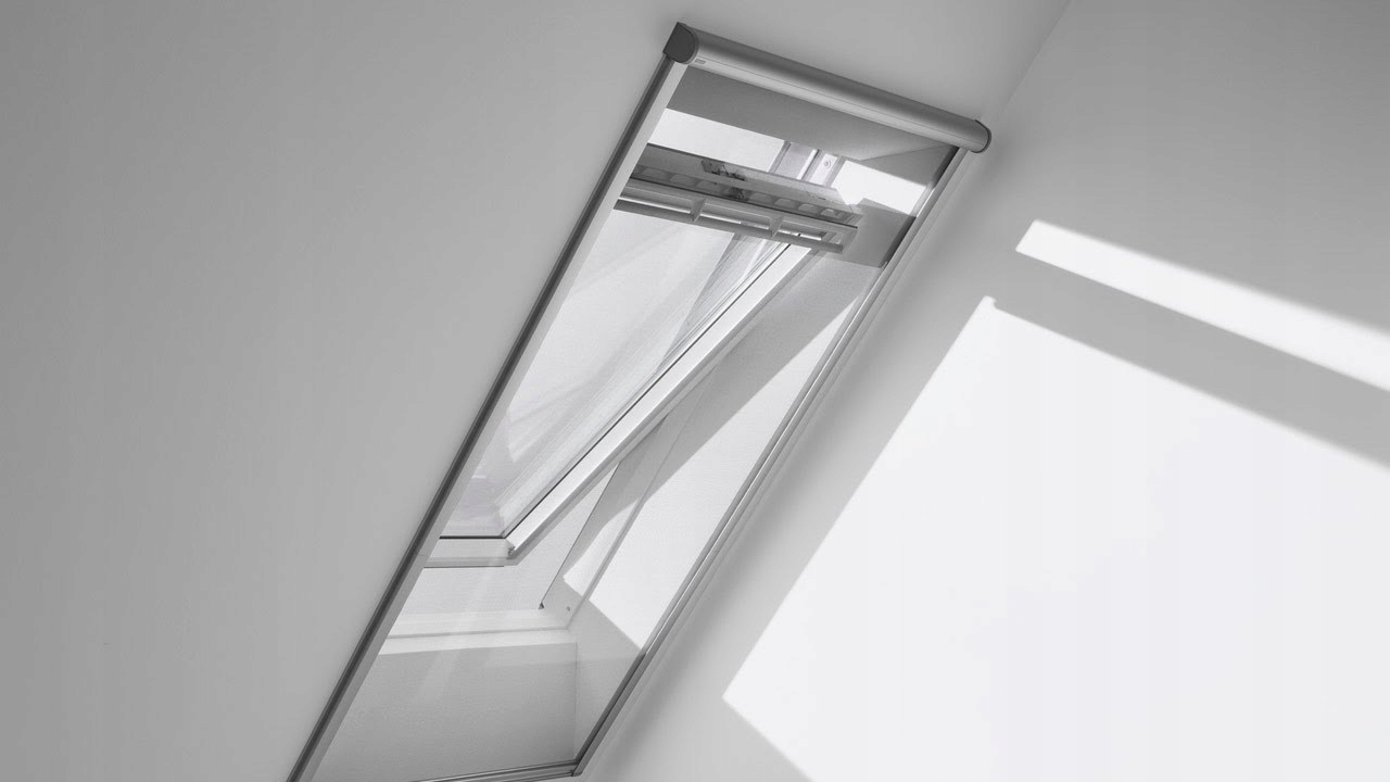 Strešná Moskytiéra roleta Roto Zil 2000x760