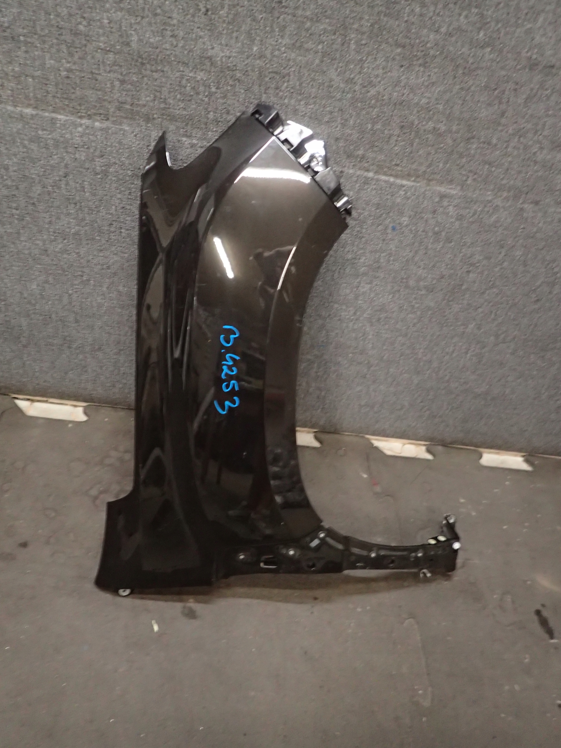 fender front right DACIA DUSTER II