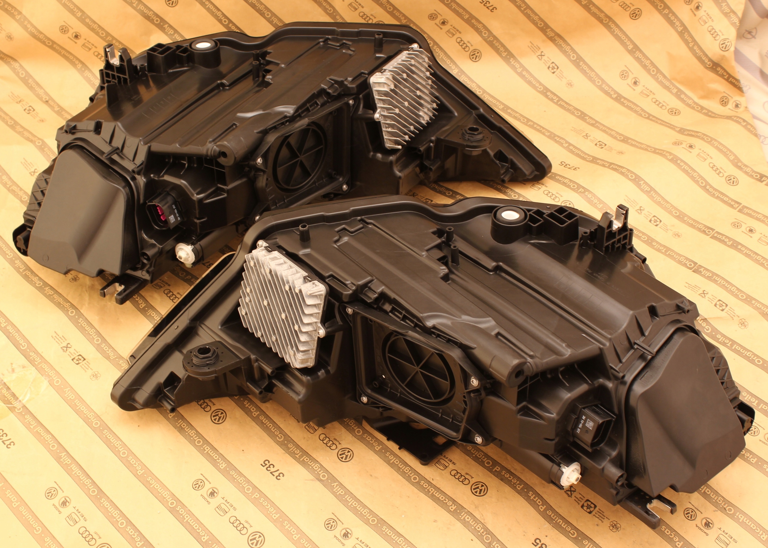 AUDI A6 C8 4K0 18+ LAMPA LAMPY FULL LED KPL Strona zabudowy lewe + prawe