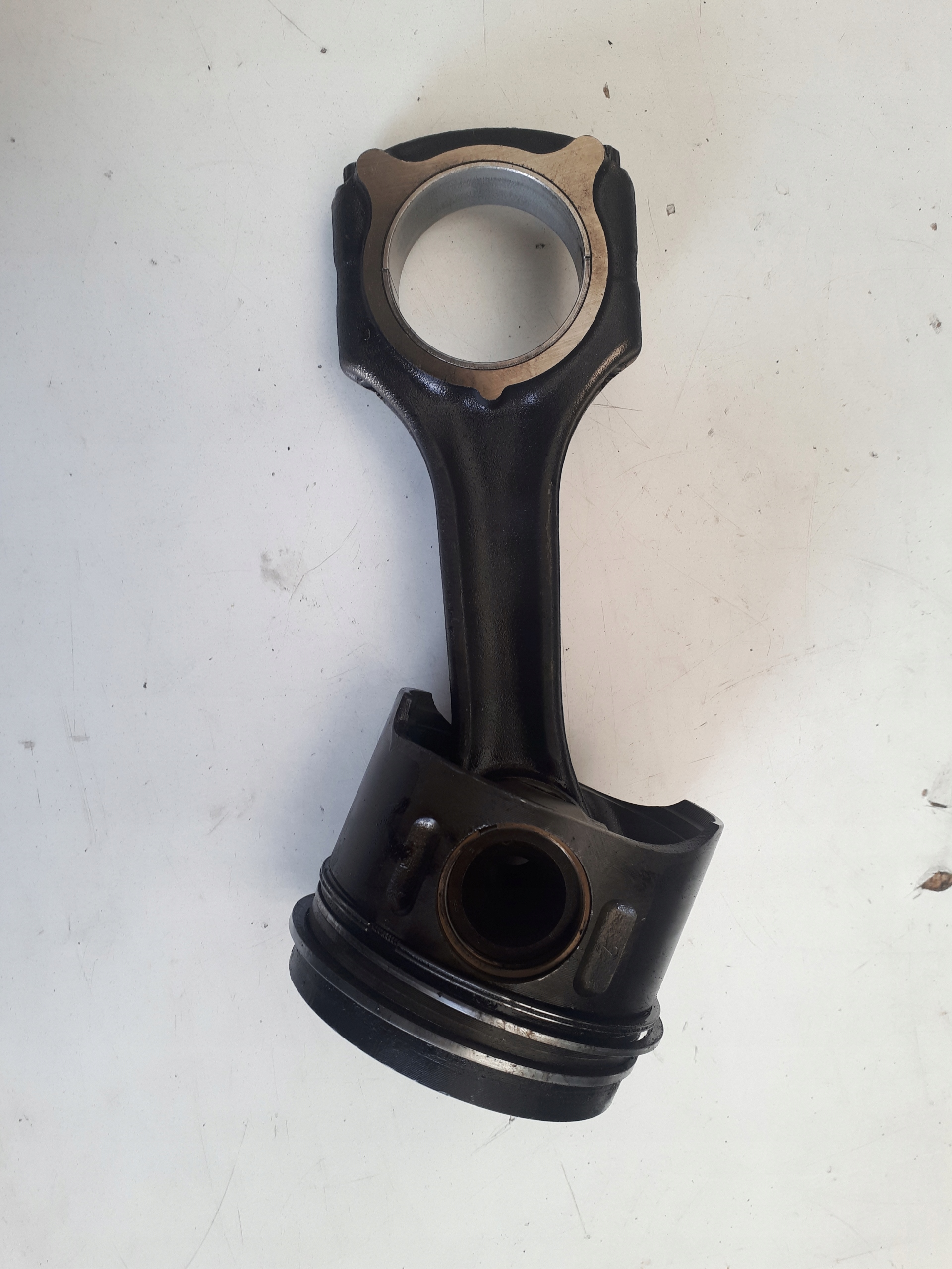 MERCEDES SPRINTER 2,2 W 906 TŁOK SILNIKA