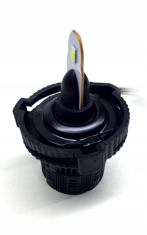 Adapter montażowy LED H7 AM25 FORD FIESTA MK8 Rodzaj LED