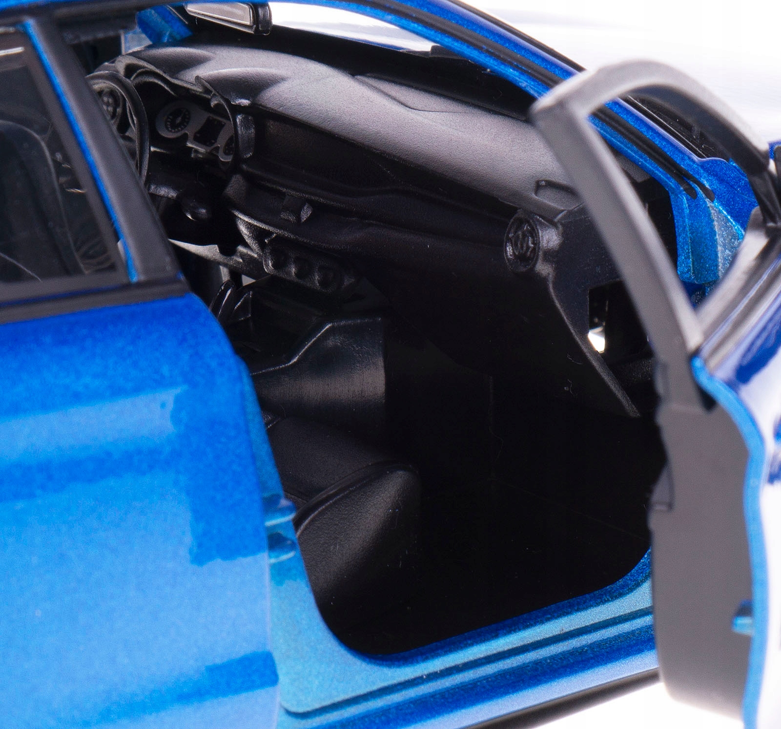 ALFA ROMEO STELVIO MODEL METAL BBURAGO 1:24 NIEBIE Marka Bburago