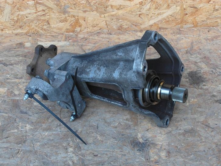 MK2 1.8T - SHARAN GALAXY ALHAMB ОПОРА КОРОБКИ ПРАВЫЙ ШТУЦЕР