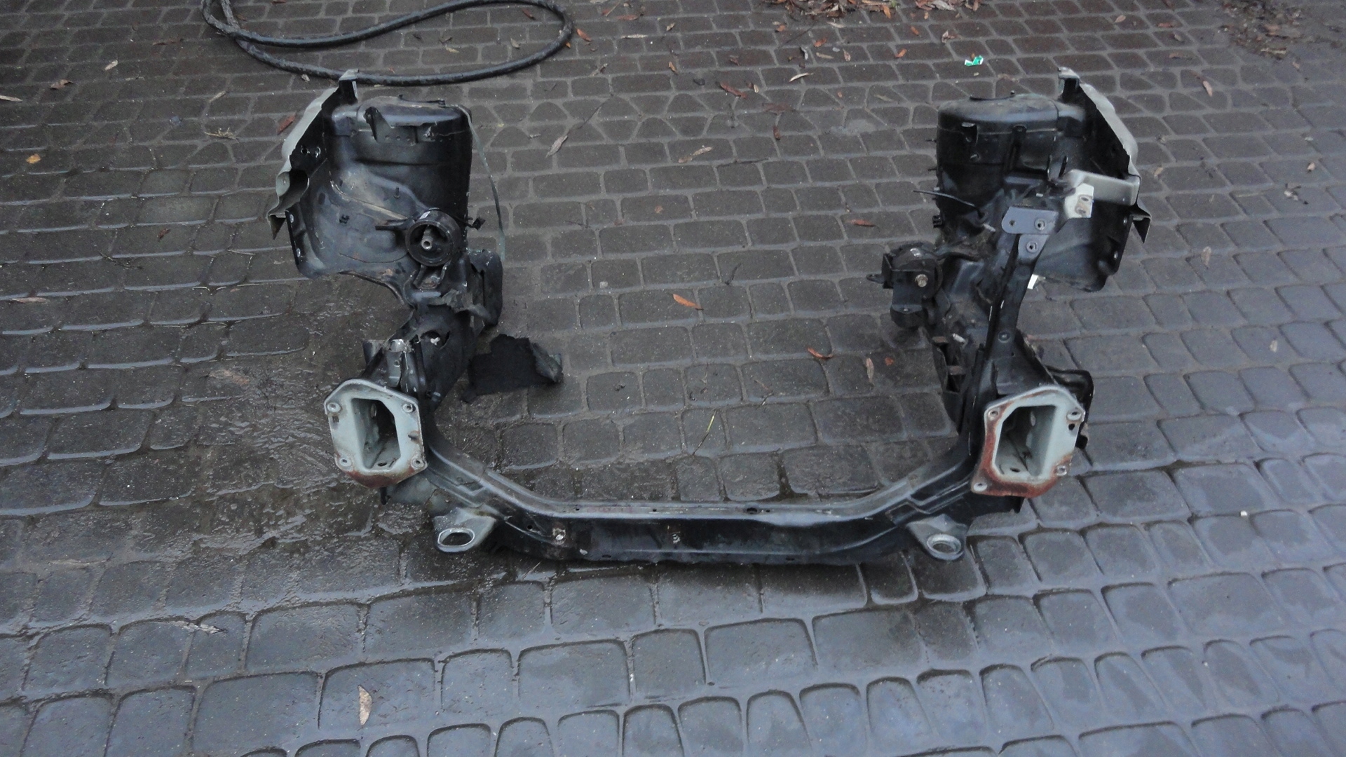 DODGE CALIBER PODŁUŻNICA CWIARTKA PRZÓD LEWA Prawa