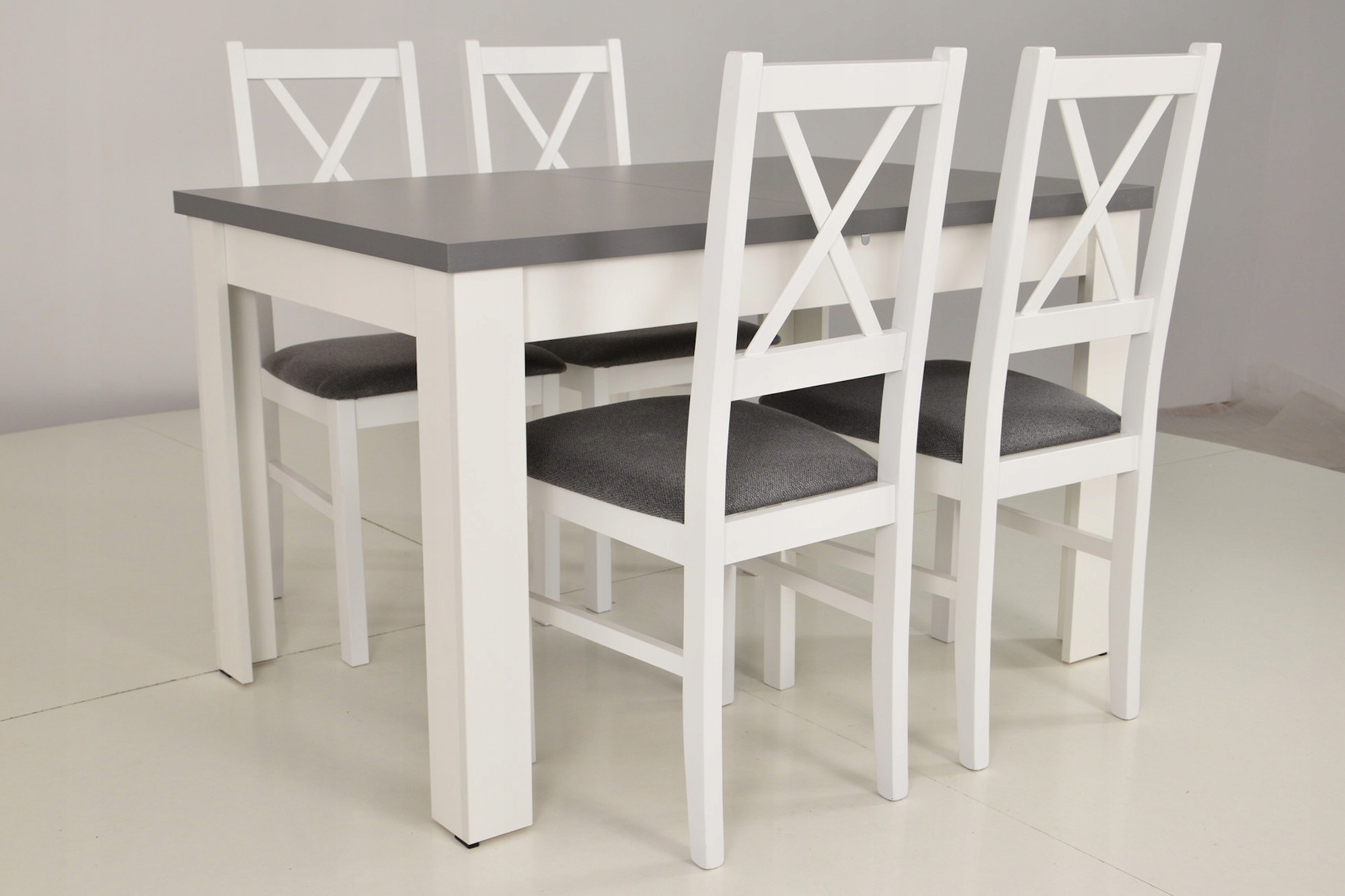 Stół kuchenny rozkładany i 4 krzesła z KRZYŻEM Kod producenta d