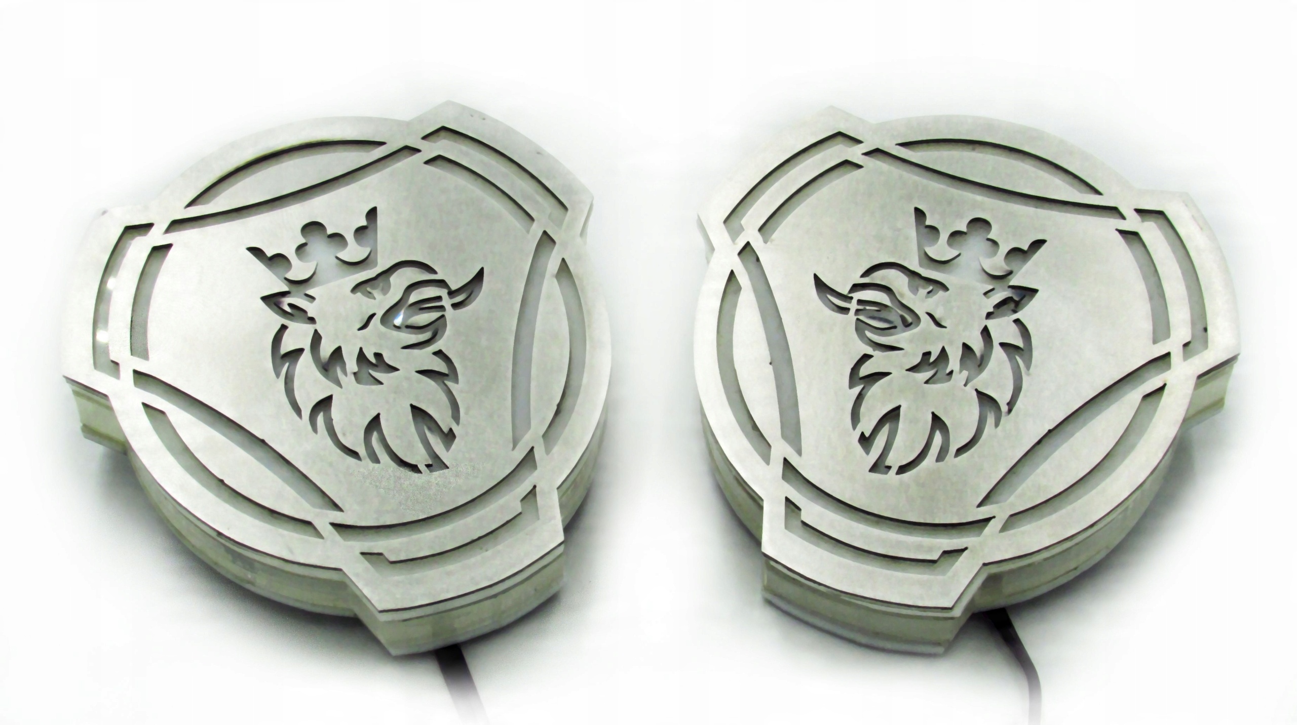 

Mini loga Scania nierdzewka Led świecące 2 sztuki