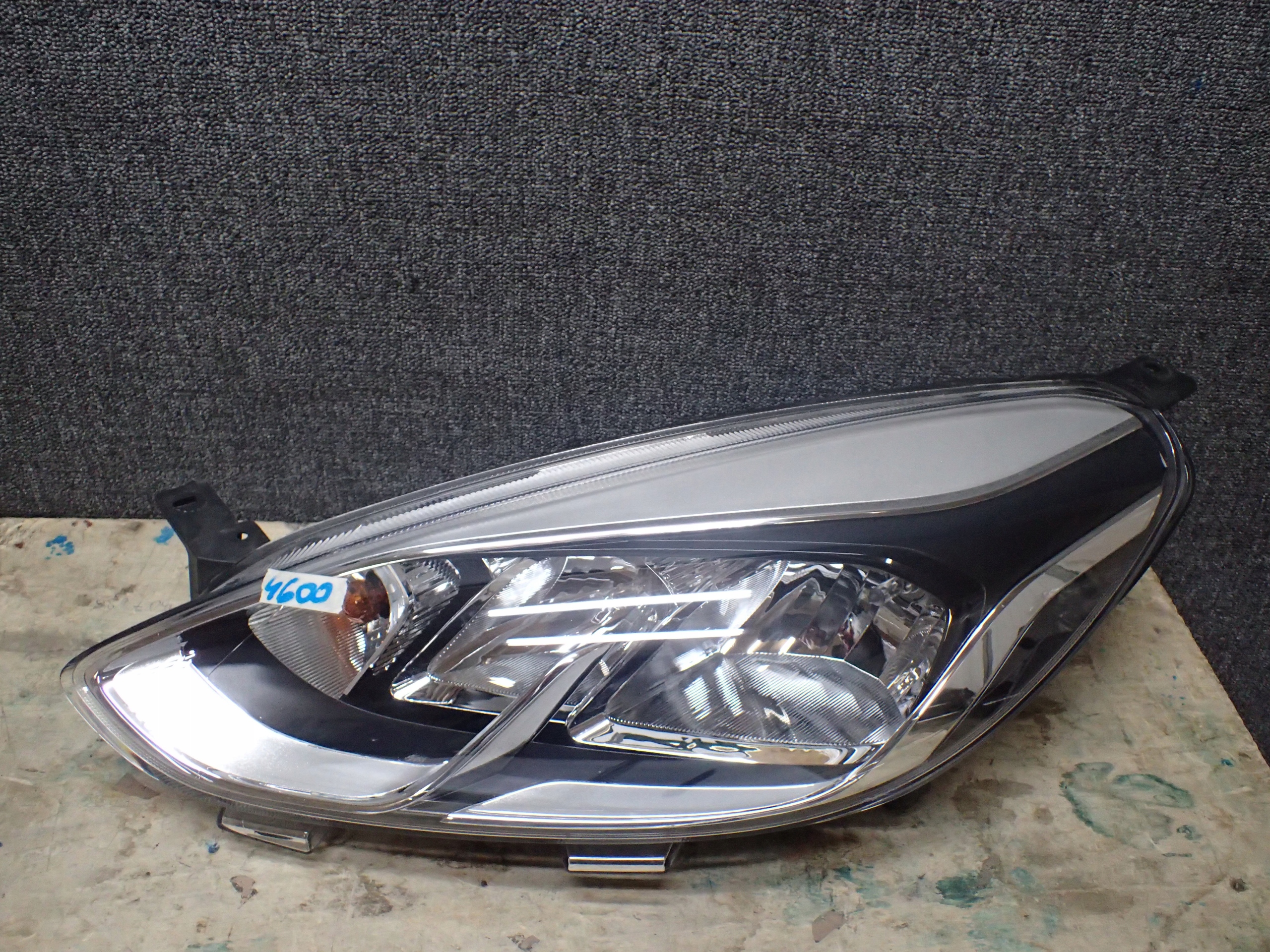 light front left FORD FIESTA MK8