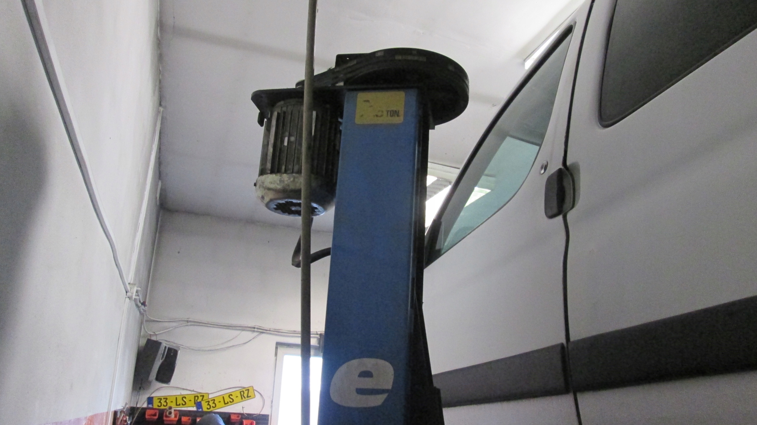 ДВУХКОЛОННЫЙ ПОДЪЕМНИК HOFMANN EUROPA II