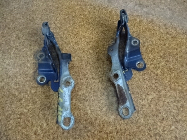 LAND CRUISER 120 04r ZAWIAS ZAWIASY MASKI KOMPLET