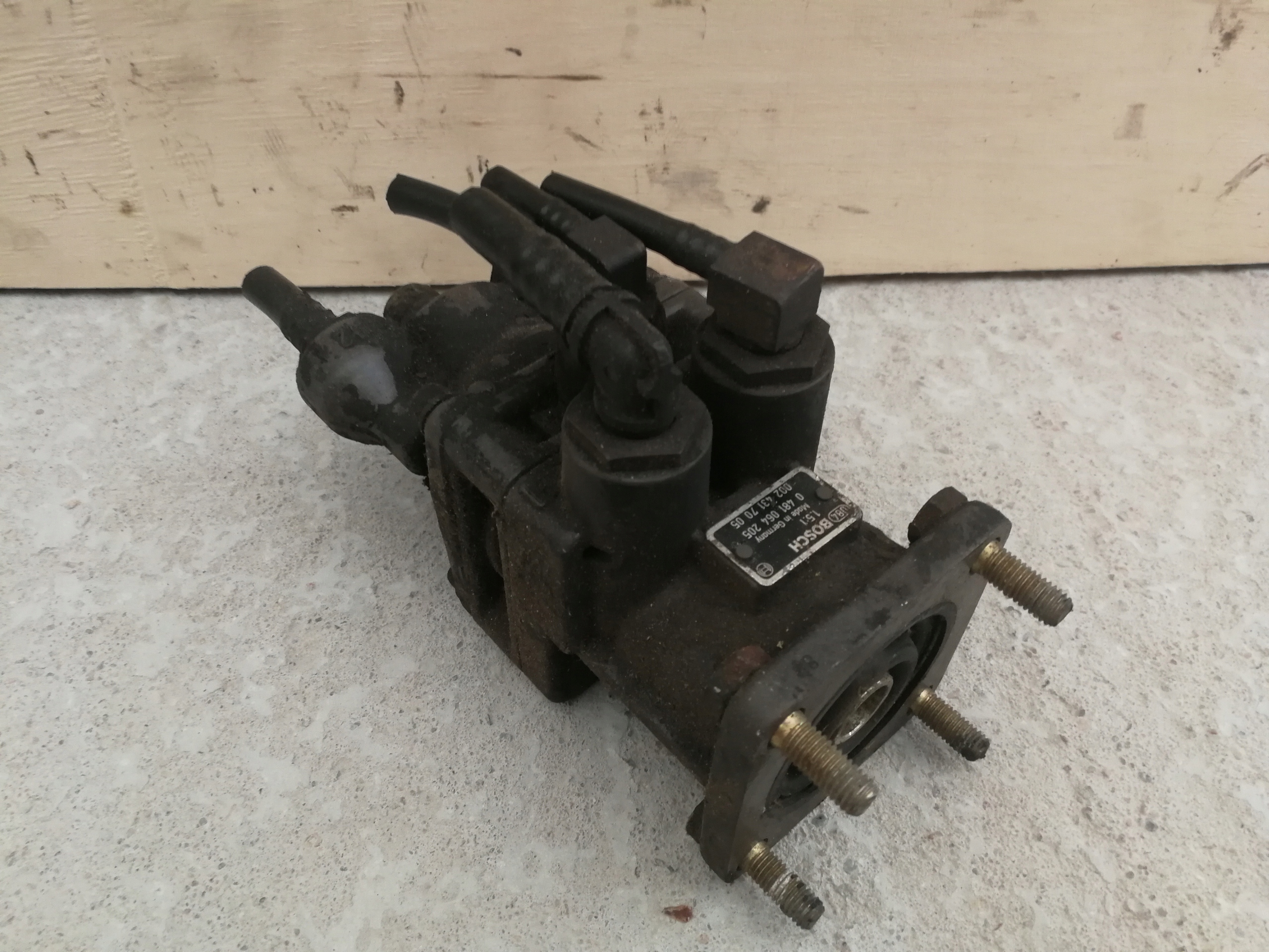 ZAWÓR HAMULCA GŁÓWNEGO MERCEDES 814