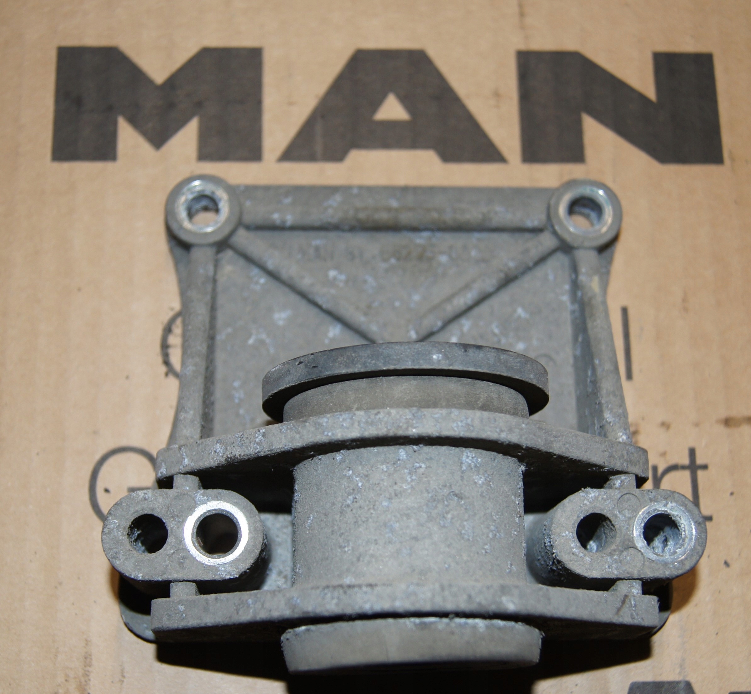 MAN TGX TGS PODUSZKA MOCOWANIE CHLODNICY EURO 6