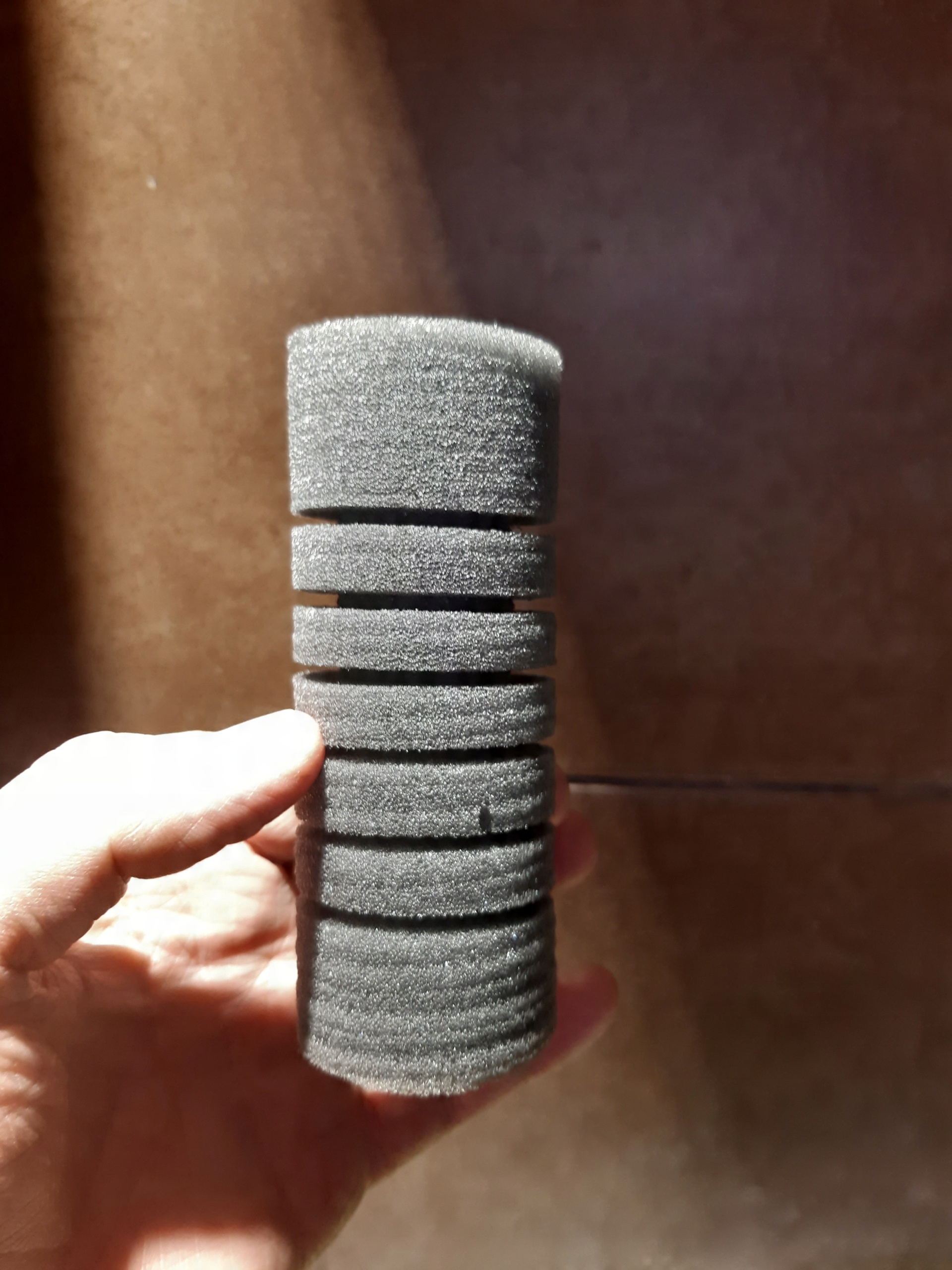 

Gąbka filtracyjna 15 cm x 7 cm szara, gęsta