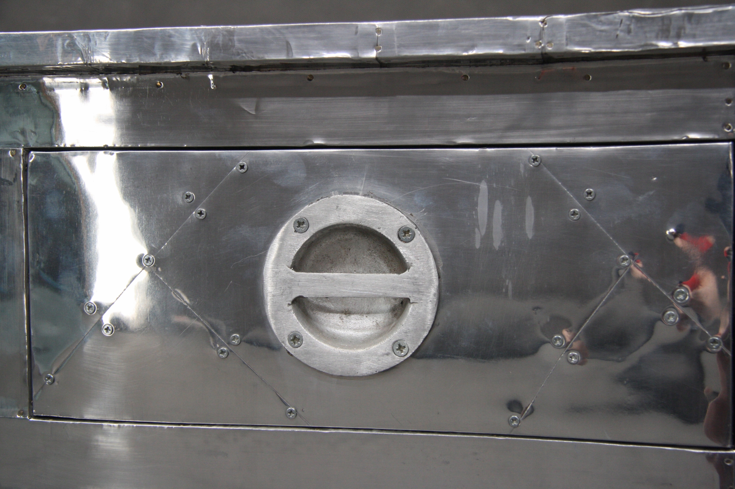 Konsola Loft Aluminium Design Komoda Seria AVIATOR Wysokość mebla 76 cm