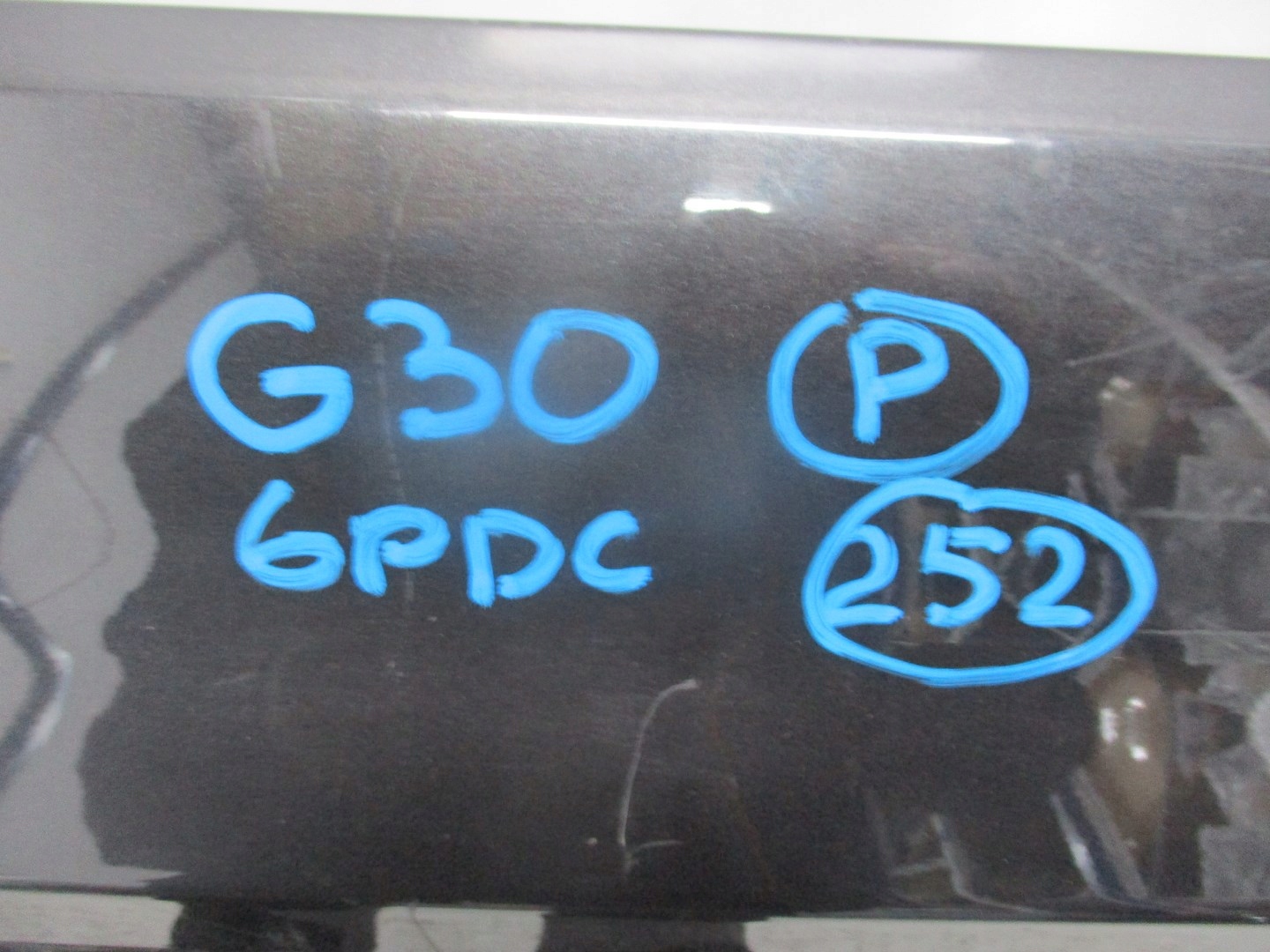 bumper BMW 5 G30 below PDC unprotected rear part