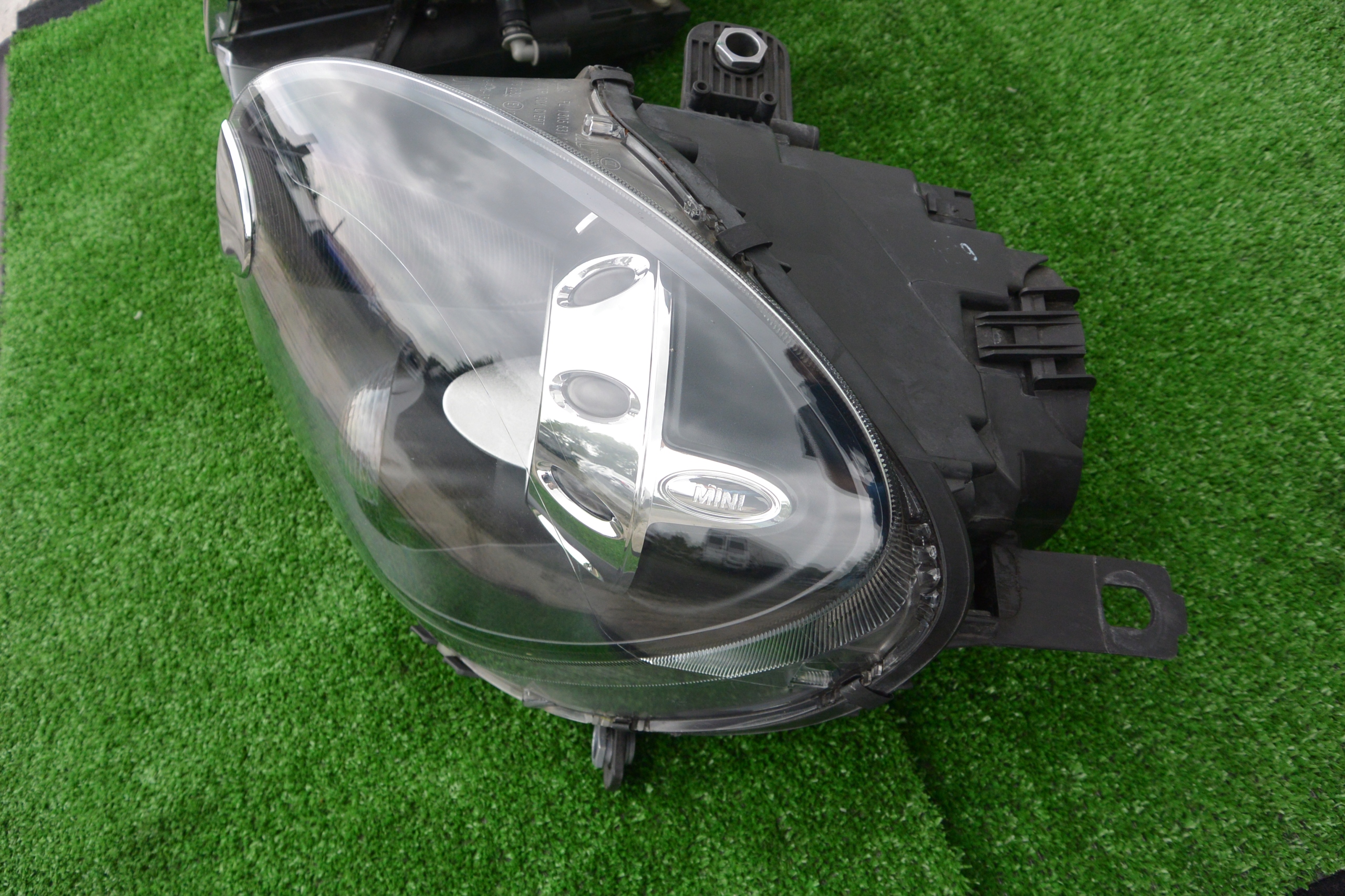 LAMPA PRZÓD LEWA PRAWA MINI COUNTRYMAN R60 XENON Producent części Mini OE