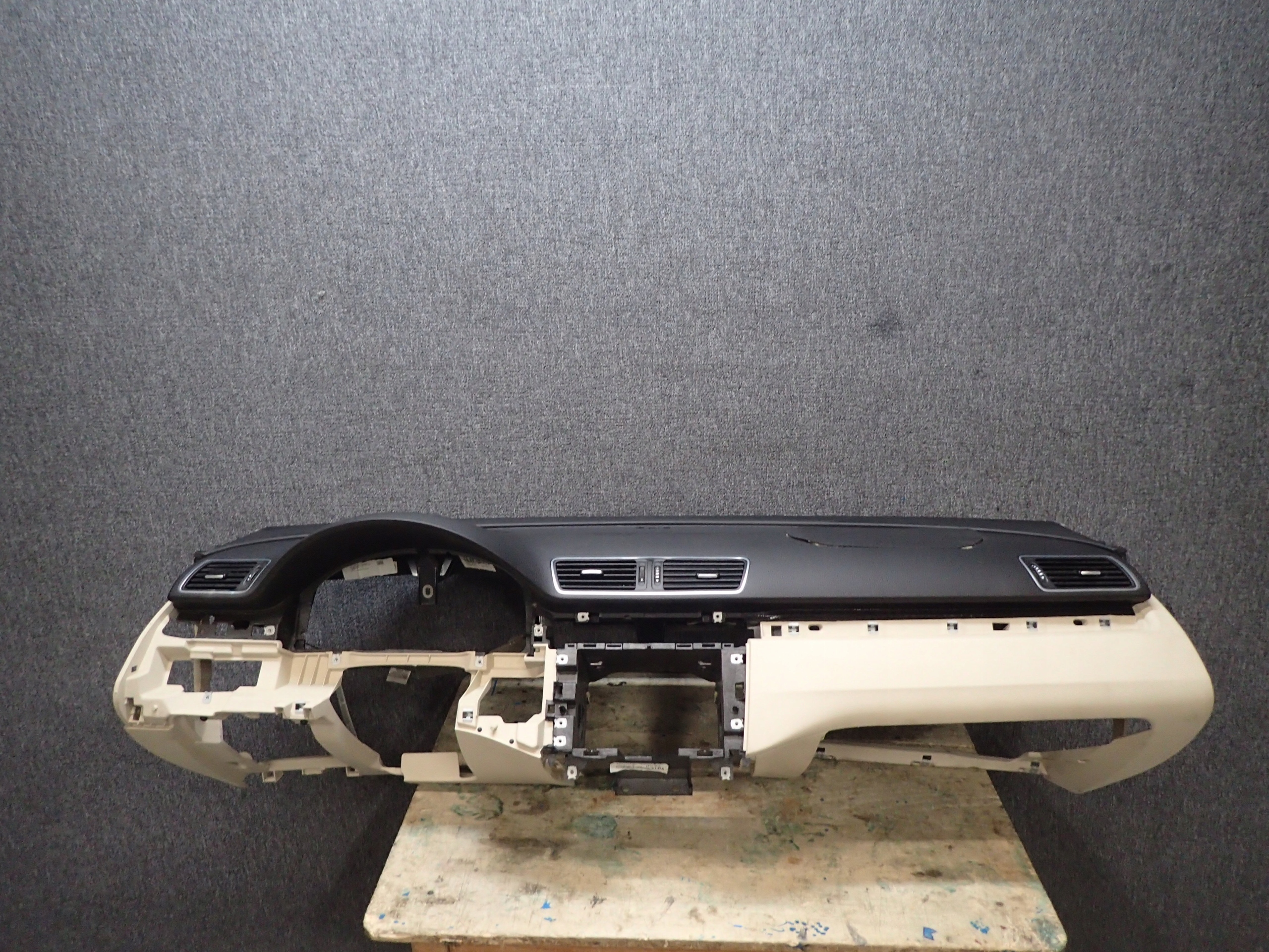 Приборная панель консоль VW PASSAT B7 CC