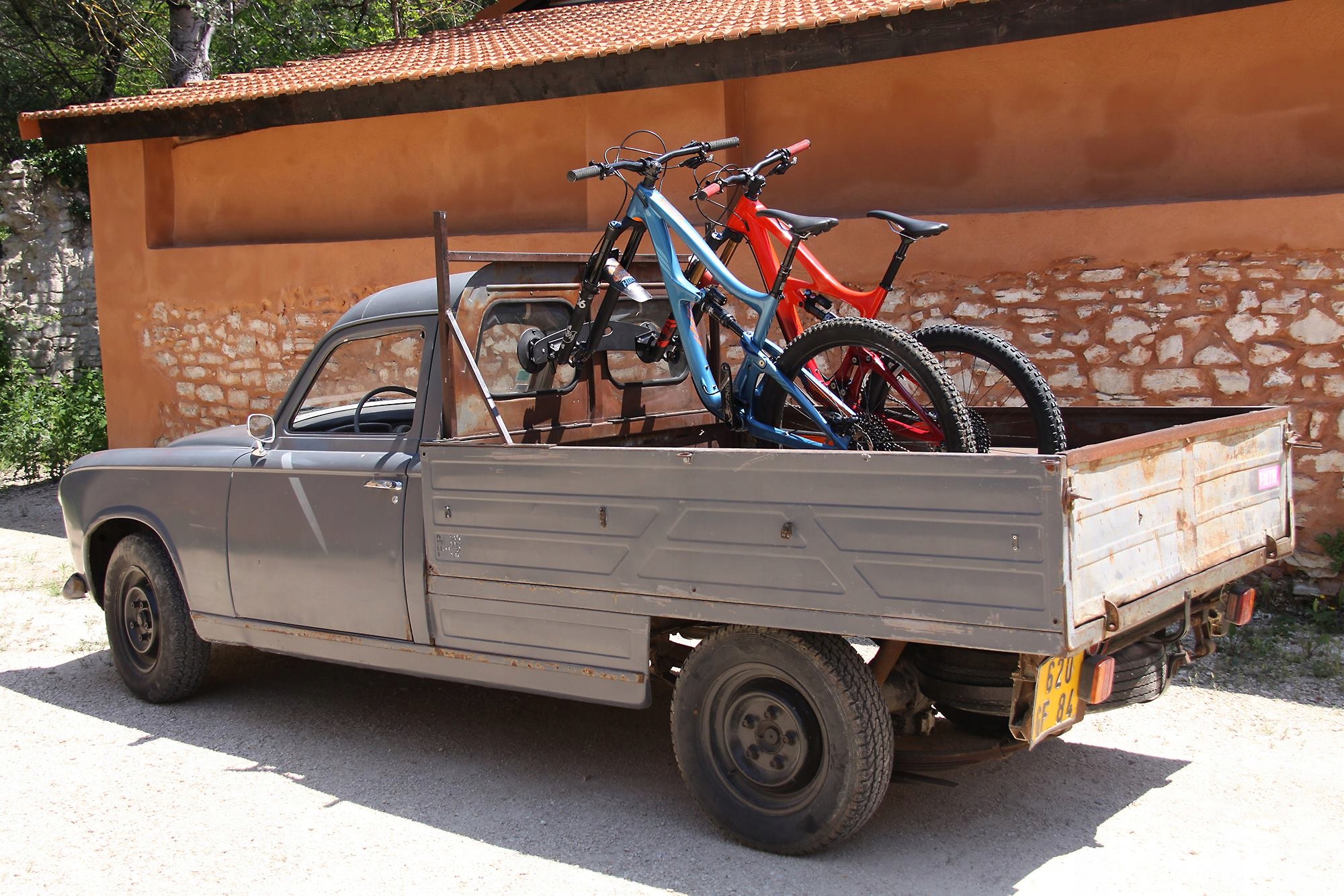 Bagaznik uchwyt rowerowy dach Przyssawki Rassine Color black