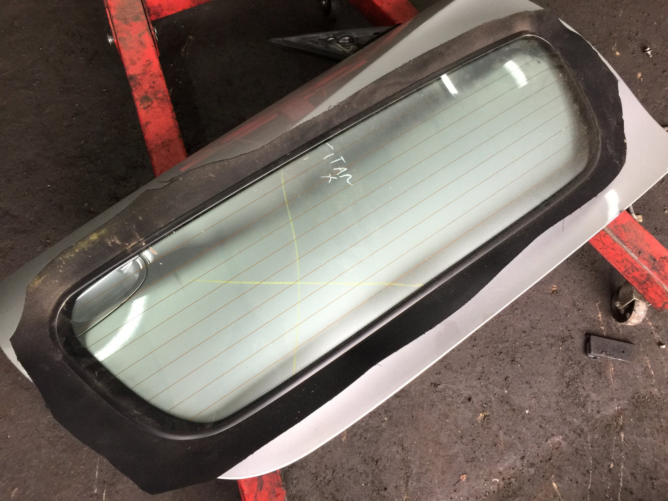 SZYBA DACHU TYL BMW Z4 E85