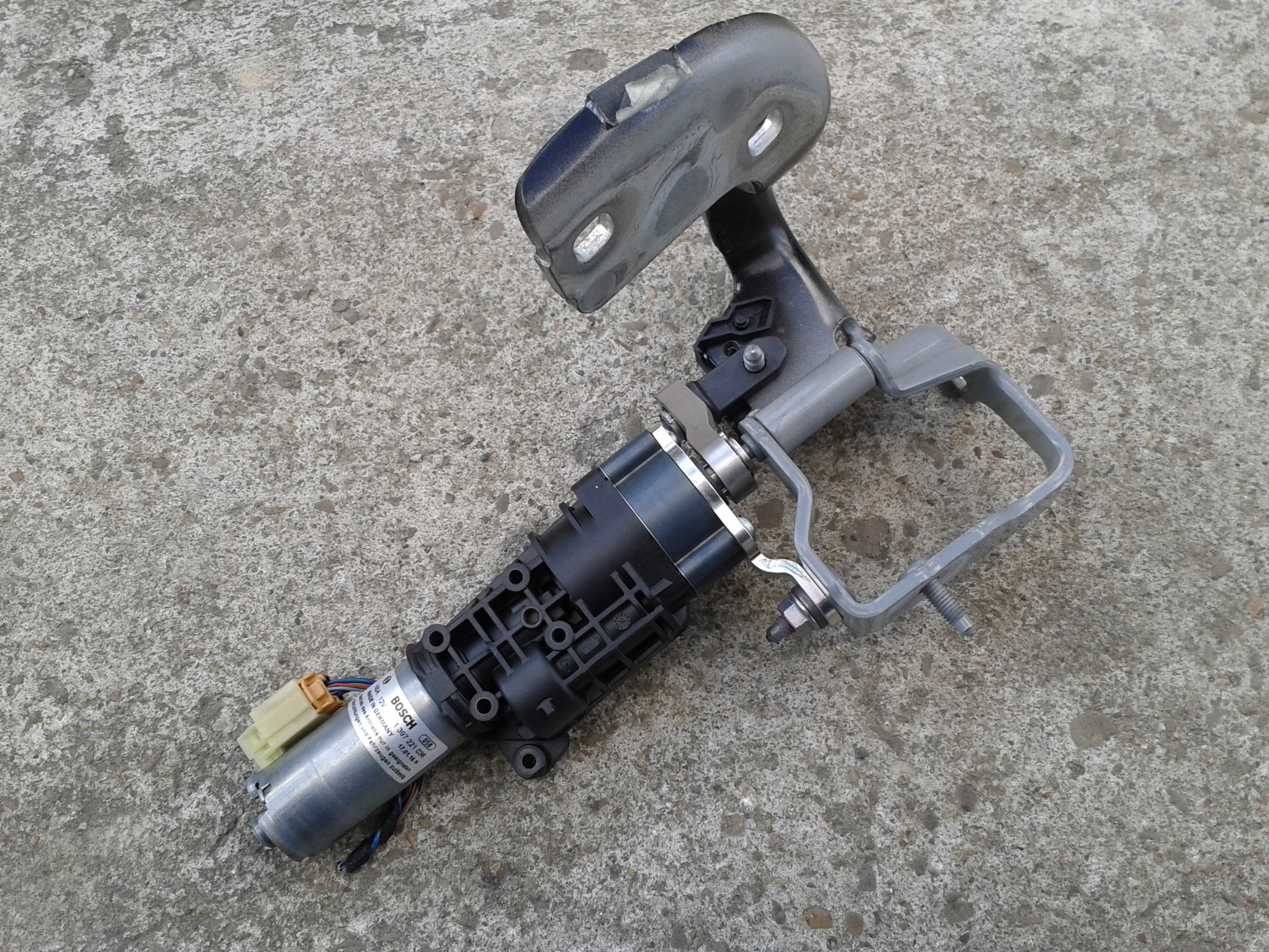 Петля задніх дверей двигун лівий AUDI A4 b9 Універсал