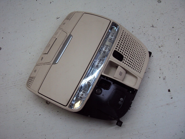 LAMPKA OŚWIETLENIE KABINY MERCEDES C-KLASA W205