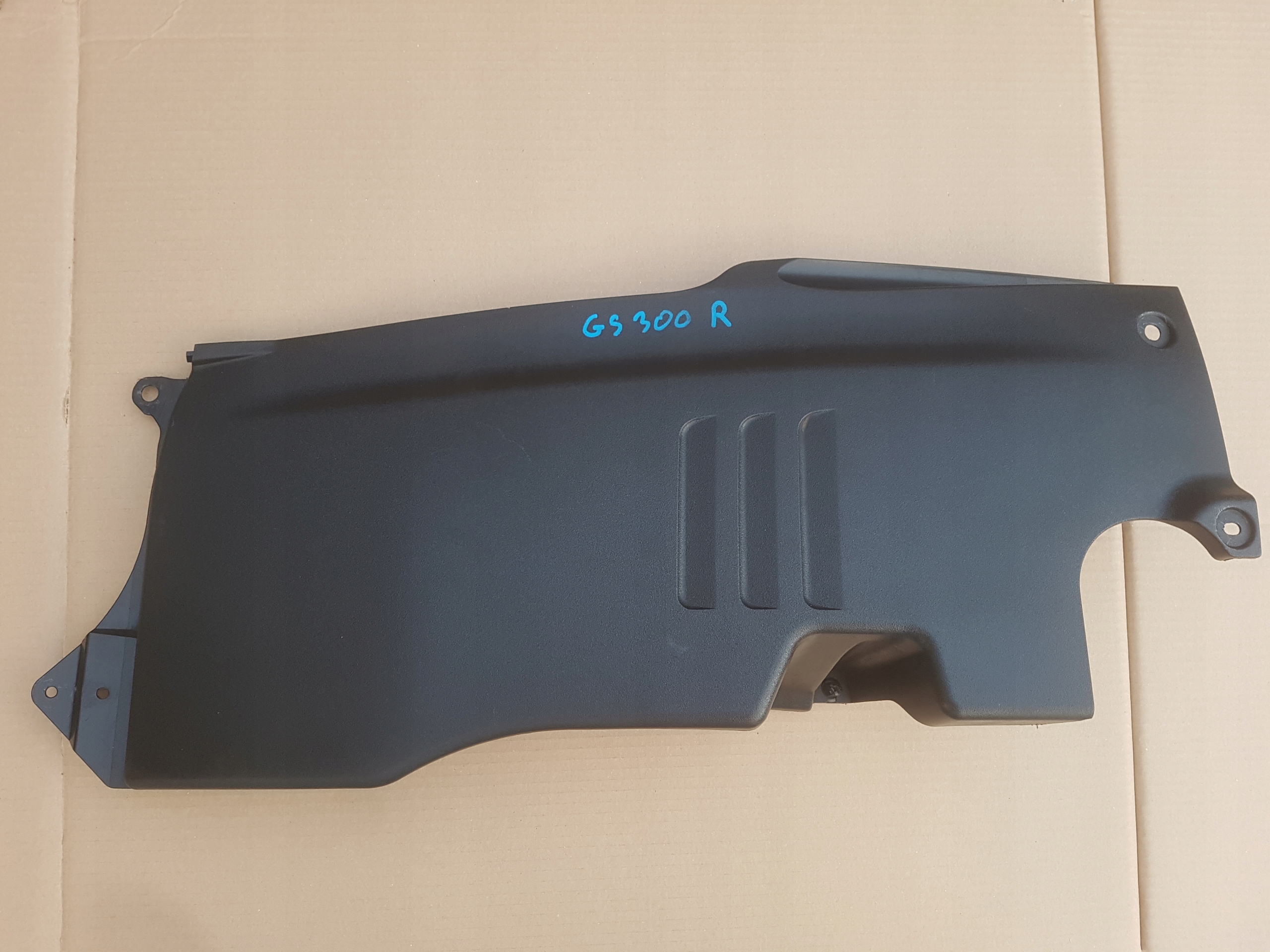 защита правая на рамка GS300 GS350 05-12 53795-30080