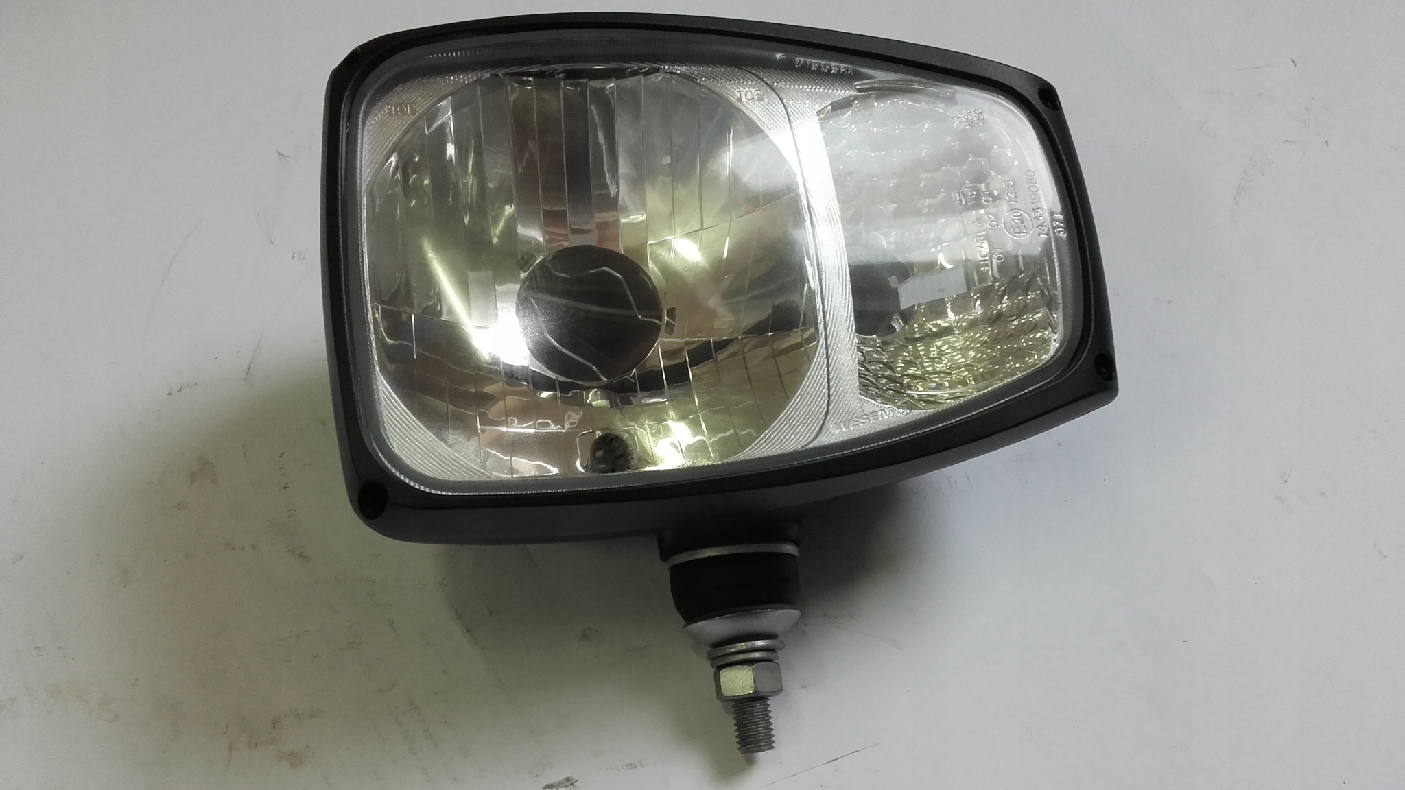 RGV1B.52400 - CASE CAT VOLVO ПЕРЕДНЯЯ ЛЕВАЯ ЛАМПА WESEM LUBLIN