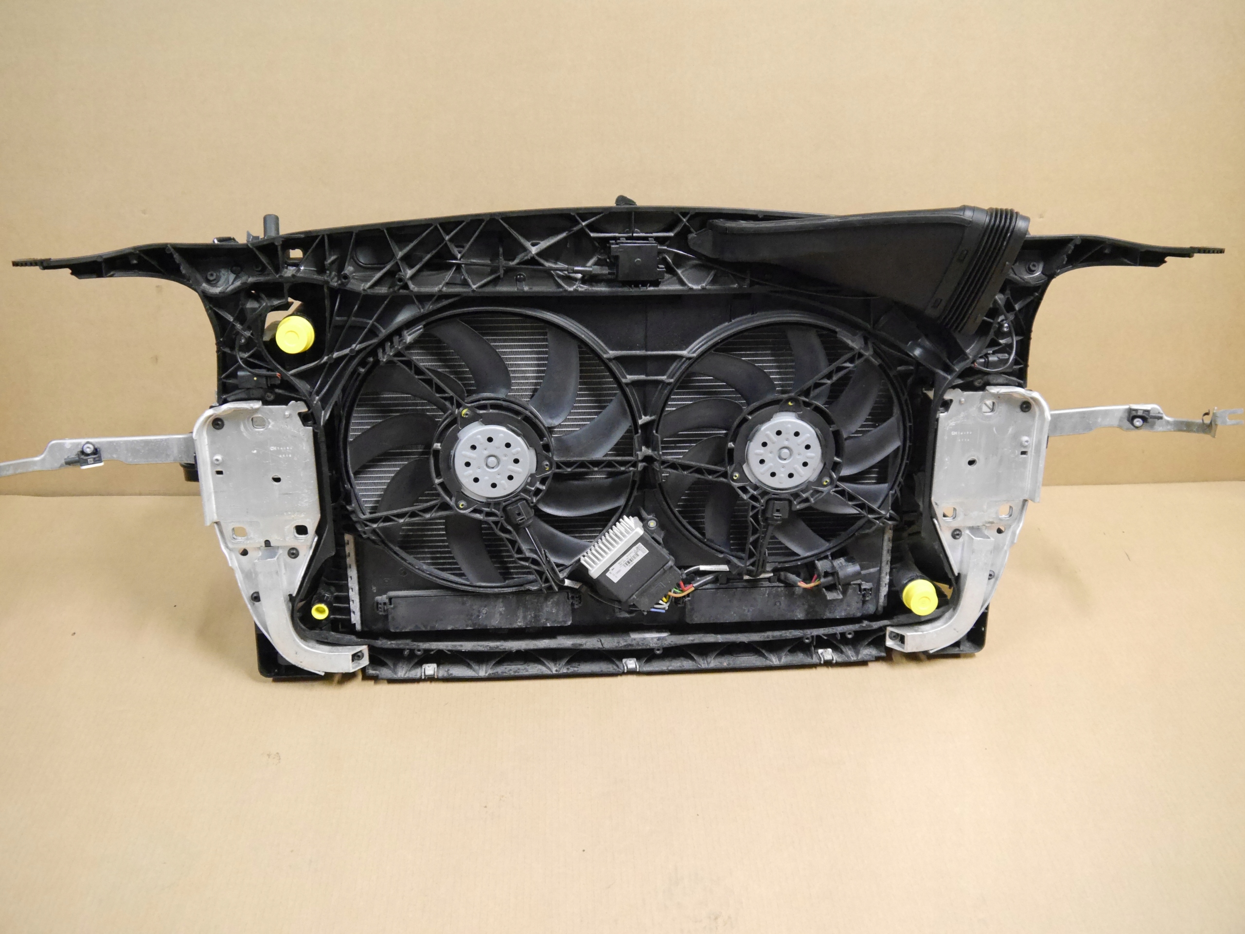 AUDI A6 A7 4G PAS PRZEDNI CHŁODNICE 3.0TDI Producent części Audi OE