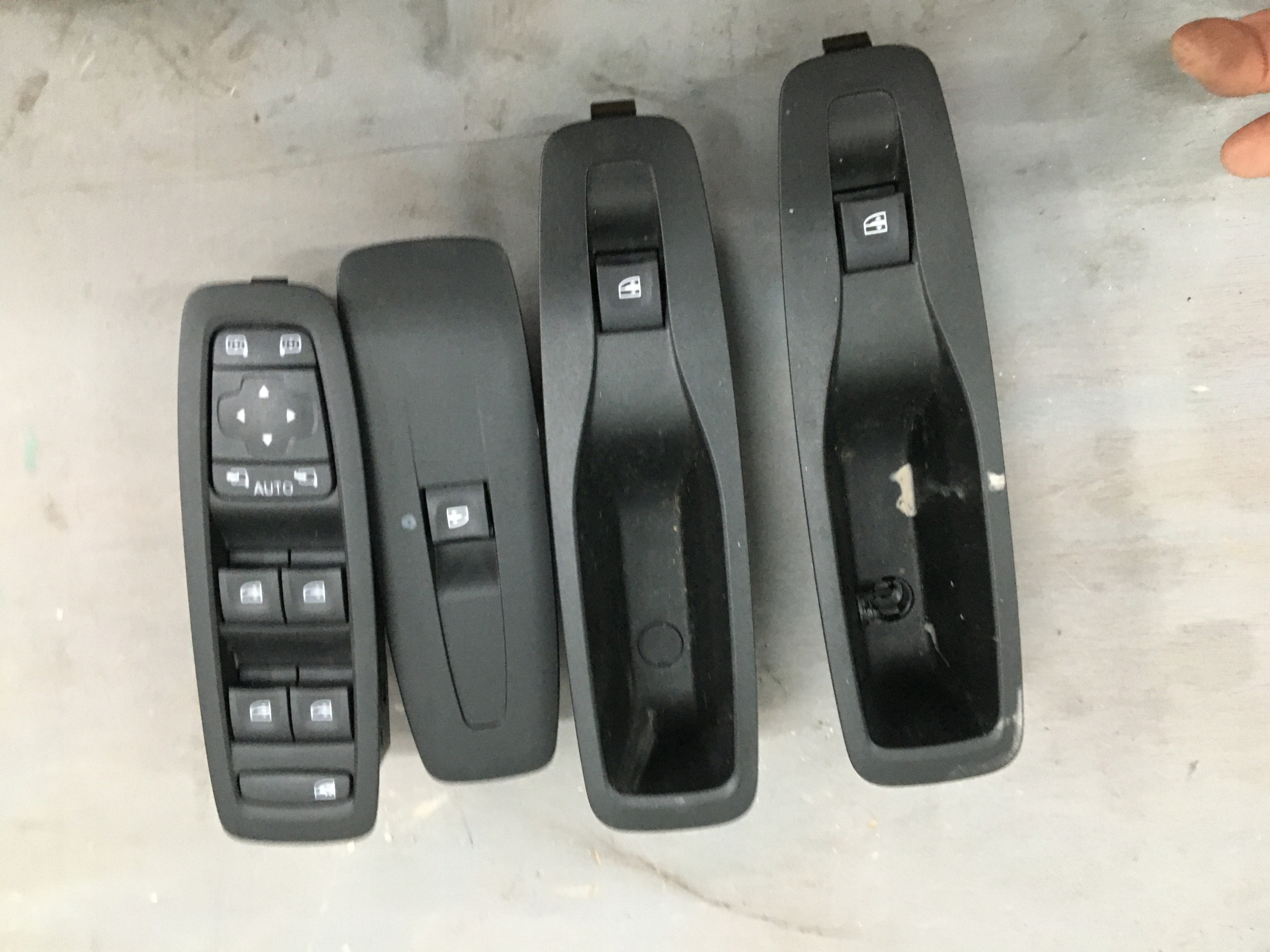 ПЕРЕМИКАЧІ СКЛА KADJAR