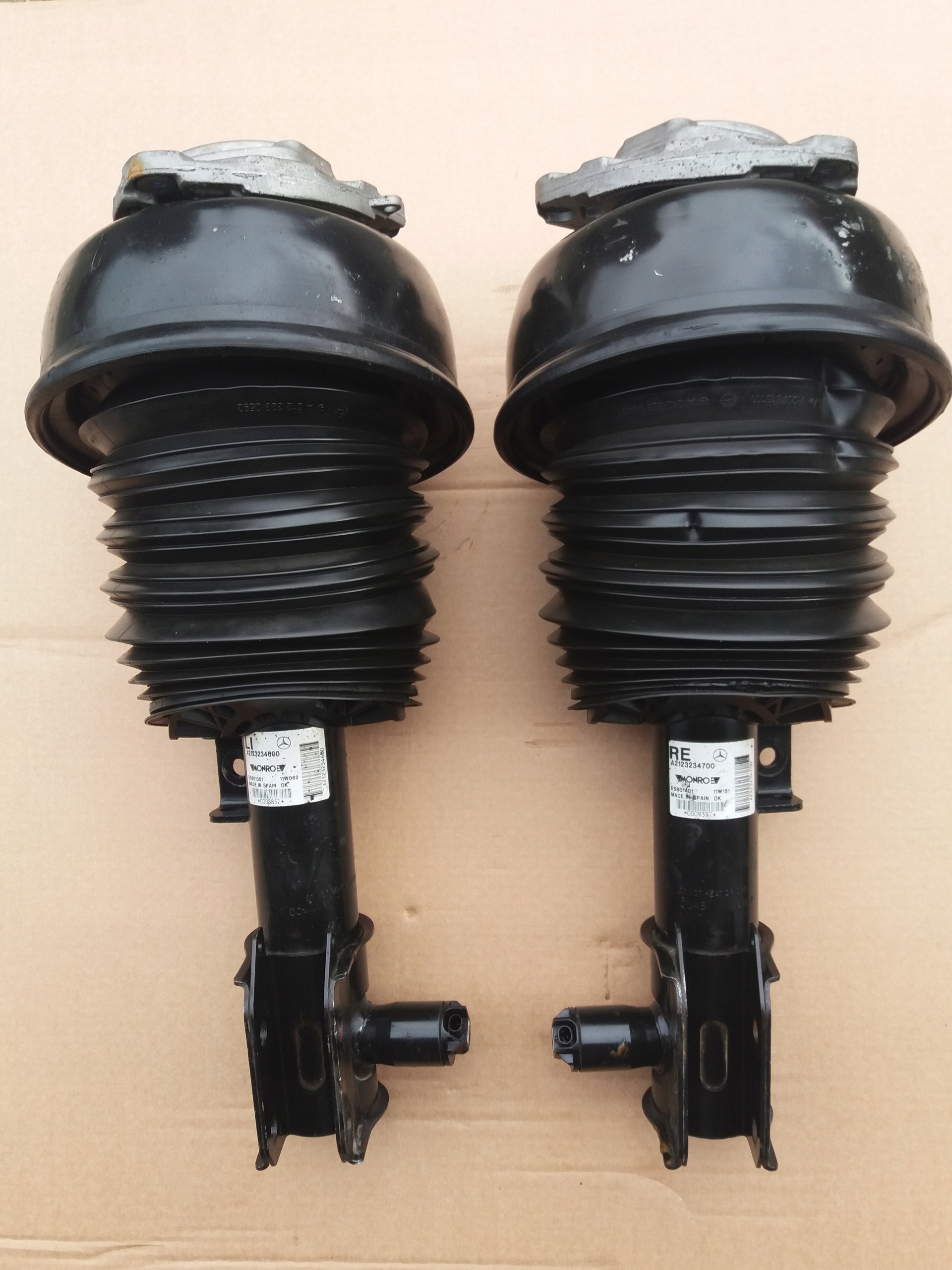 2123203338 2123203438 - Амортизатор 4MATIC MERCEDES W212 E Class 4x4 L / P