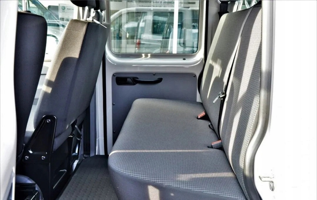 Pokrowce VW Transporter T6 6 osób DOKA 2015-2022 Kolor czarny szary