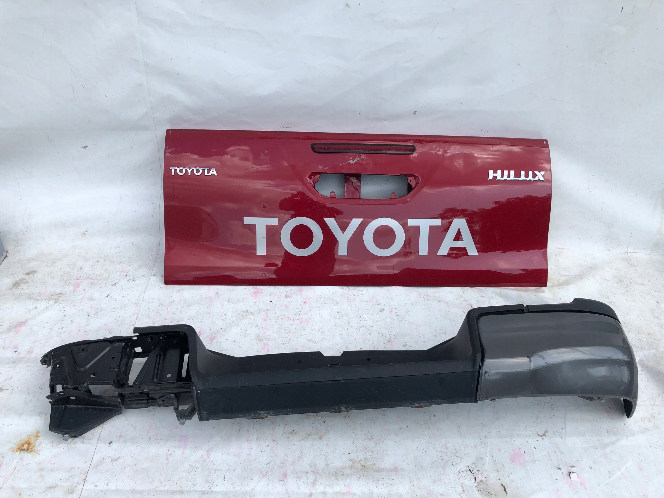 KLAPA BURTA TOYOTA HILUX 2016 TYŁ TYLNA NOWY MODEL