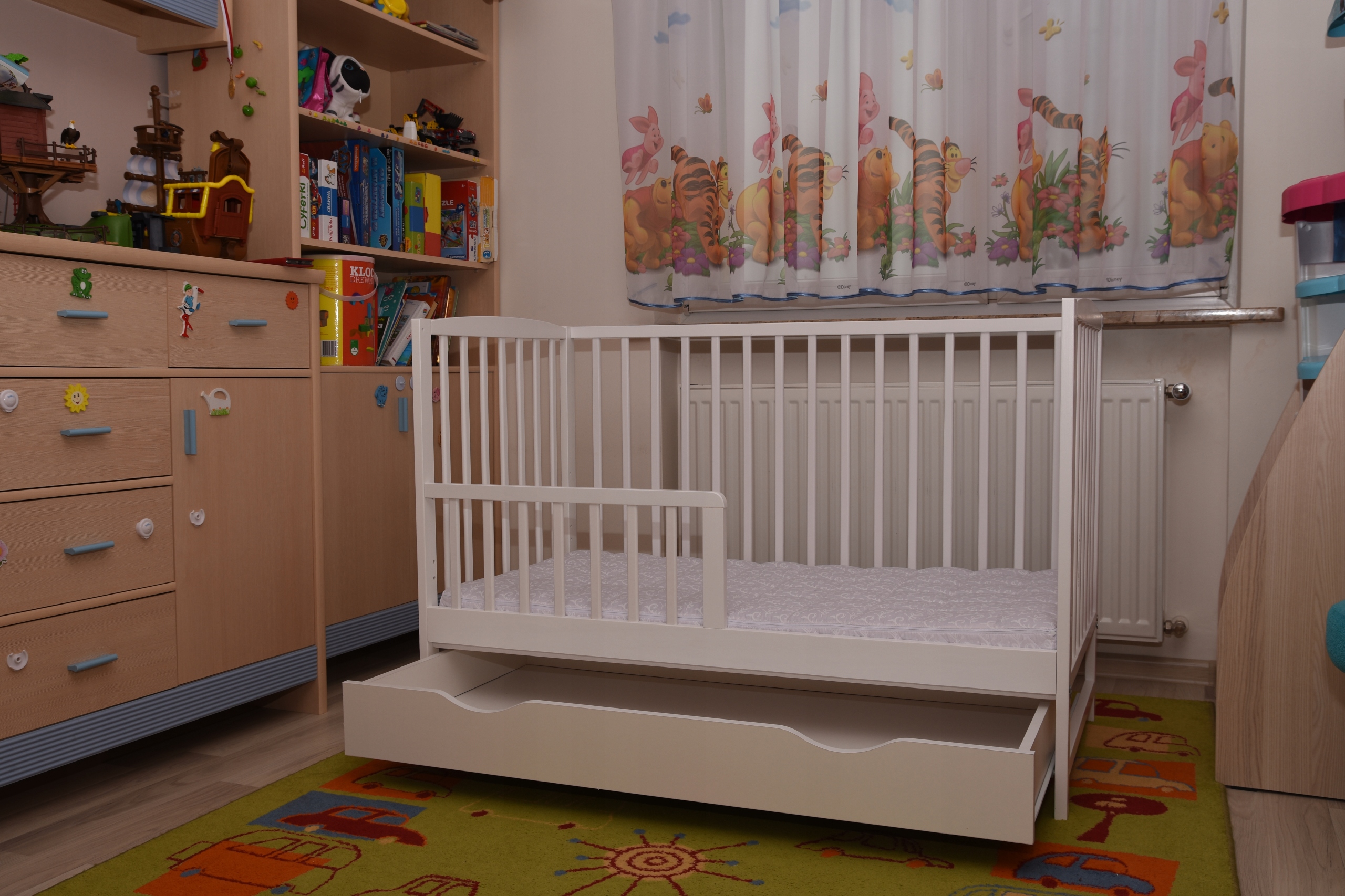 ŁÓŻECZKO/TAPCZANIK DZIECIĘCE BIAŁE Z SZUFLADĄ-NOWE Kolor biały