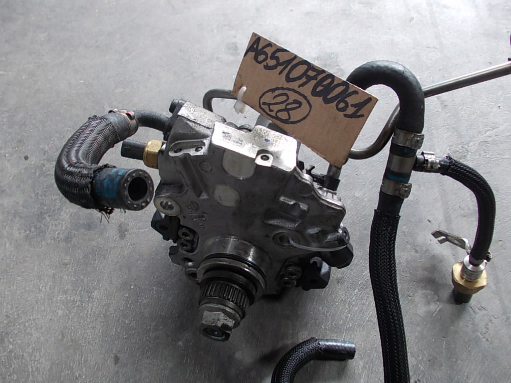 POMPA WTRYSKOWA MERCEDES W204 2.2 CDI A651070061