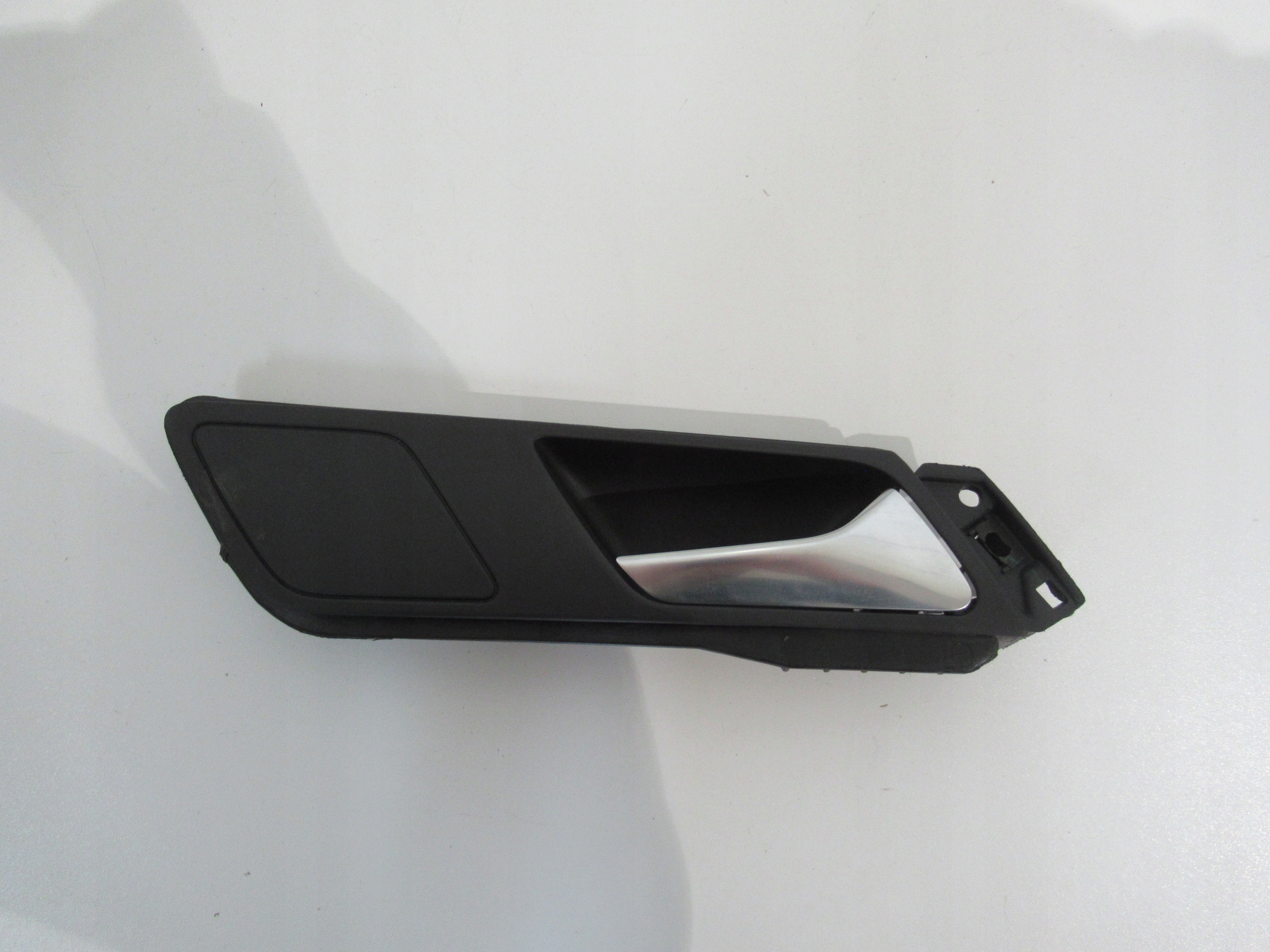 KLAMKA DRZWI PRAWY PRZÓD VW JETTA 5C 5C7837114C