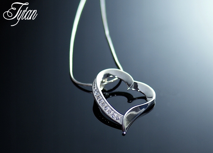 Srebrny wisiorek serce z cyrkoniami i łańcuszek Marka Inna marka