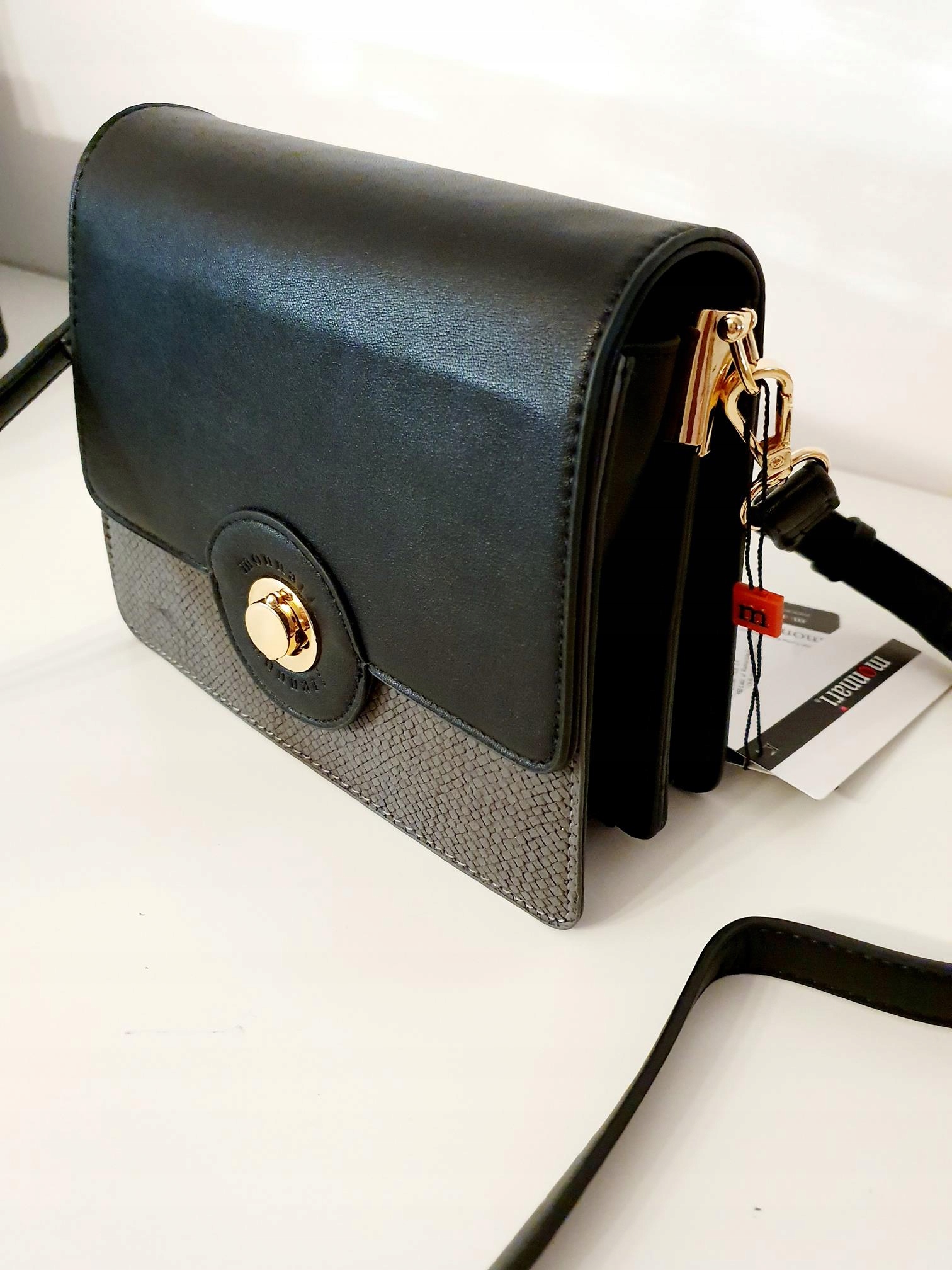 Torebka MONNARI Listonoszka Kopertówka Czarna Styl miejski